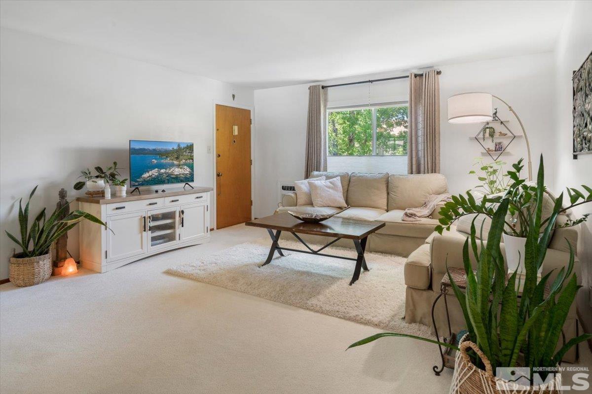 Photo #6: 240007948 Listing 