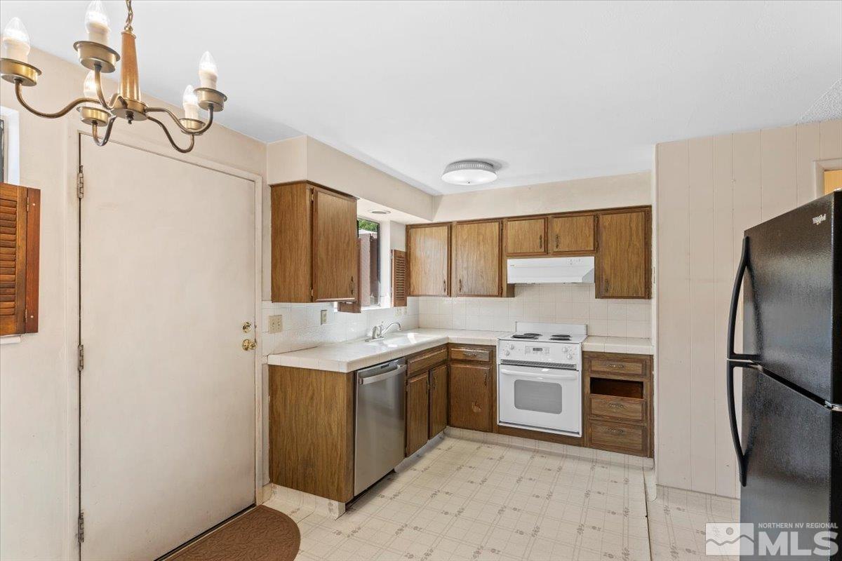 Photo #5: 240007952 Listing 