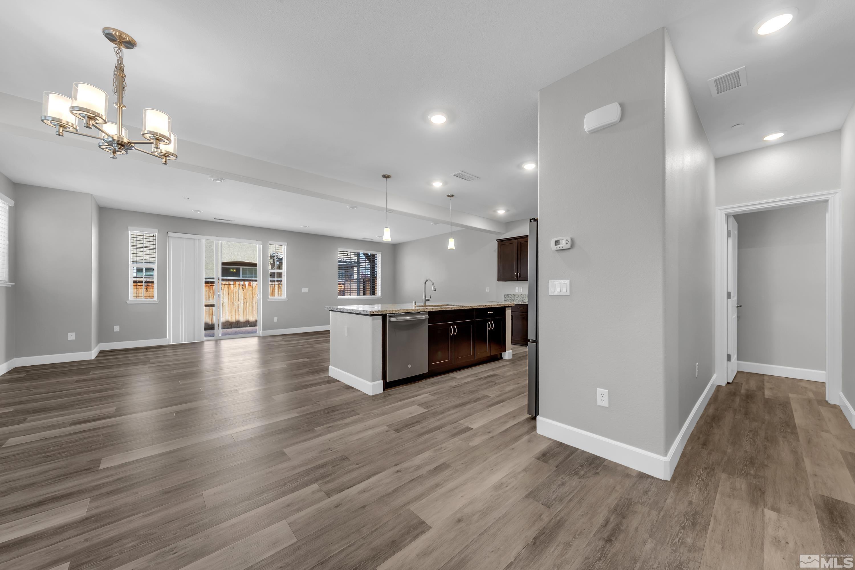 Photo #4: 240008019 Listing 