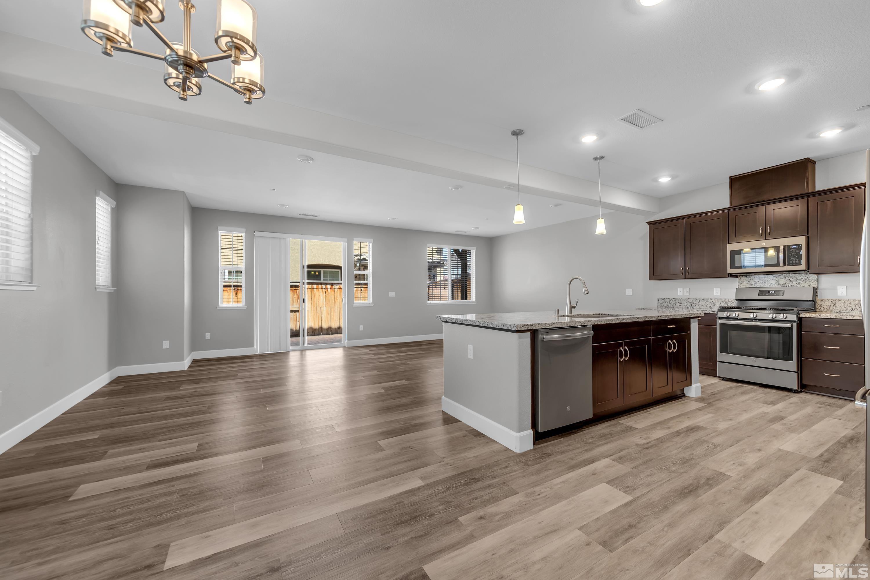 Photo #5: 240008019 Listing 