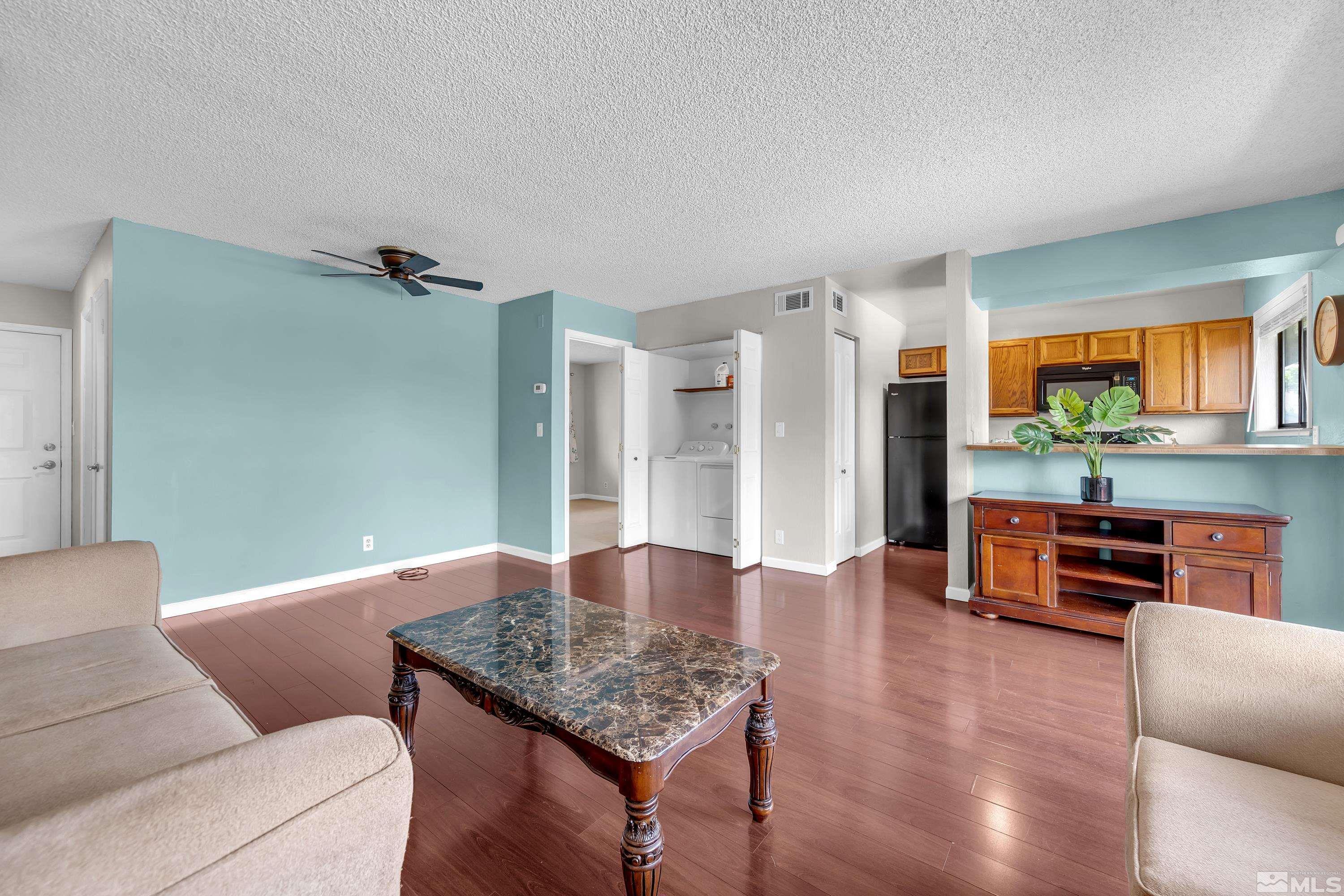 Photo #4: 240008023 Listing 