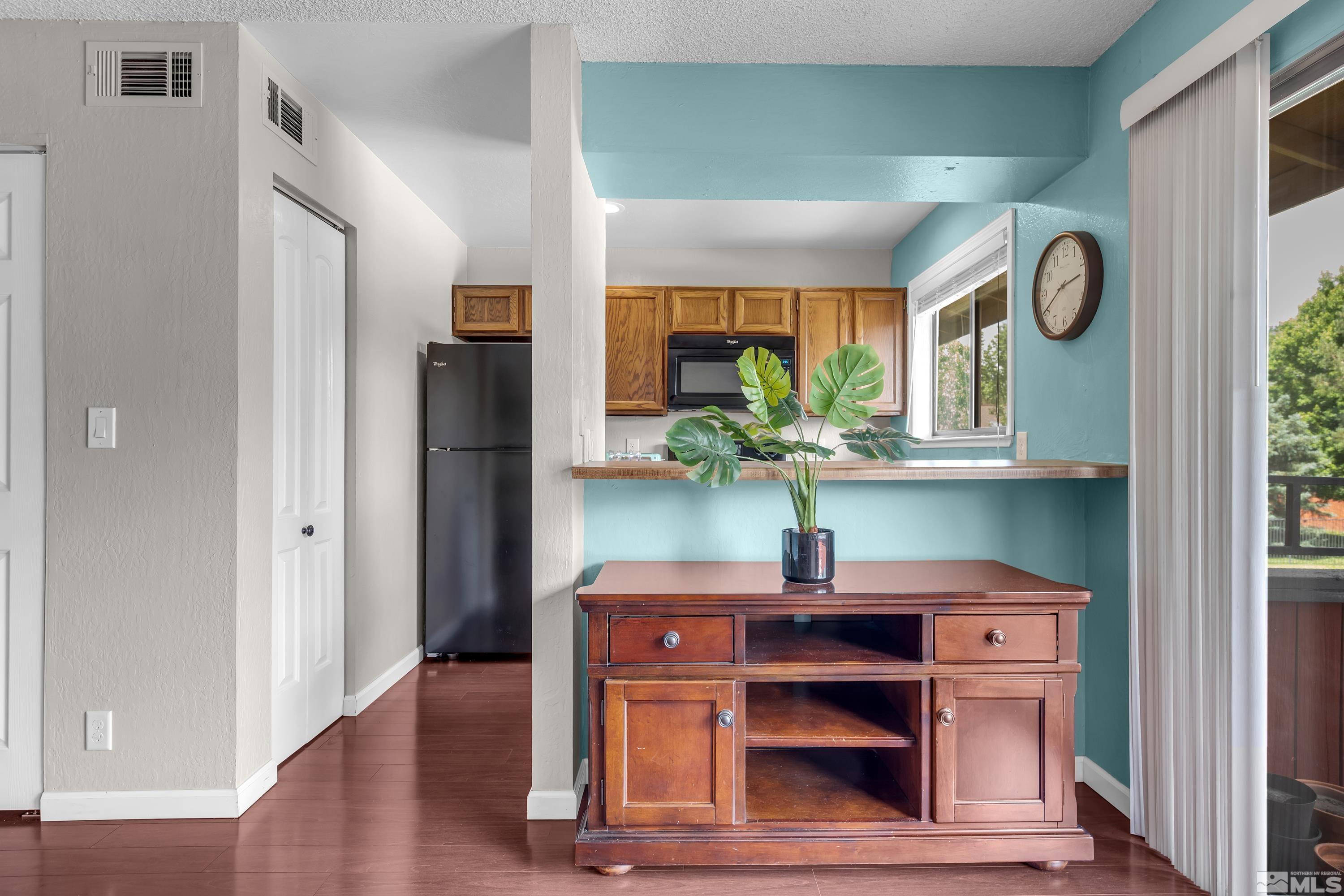 Photo #6: 240008023 Listing 