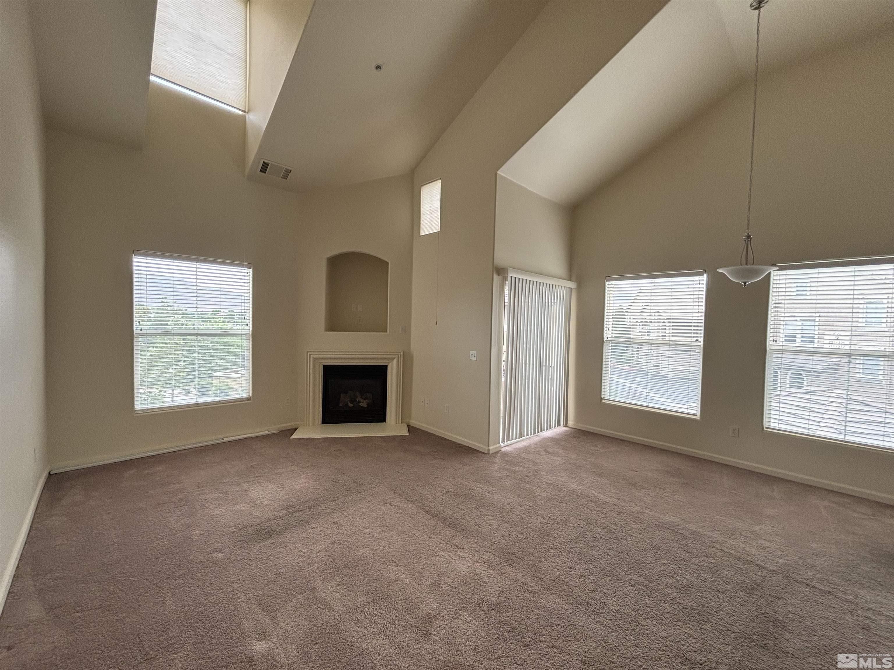 Photo #5: 240008042 Listing 