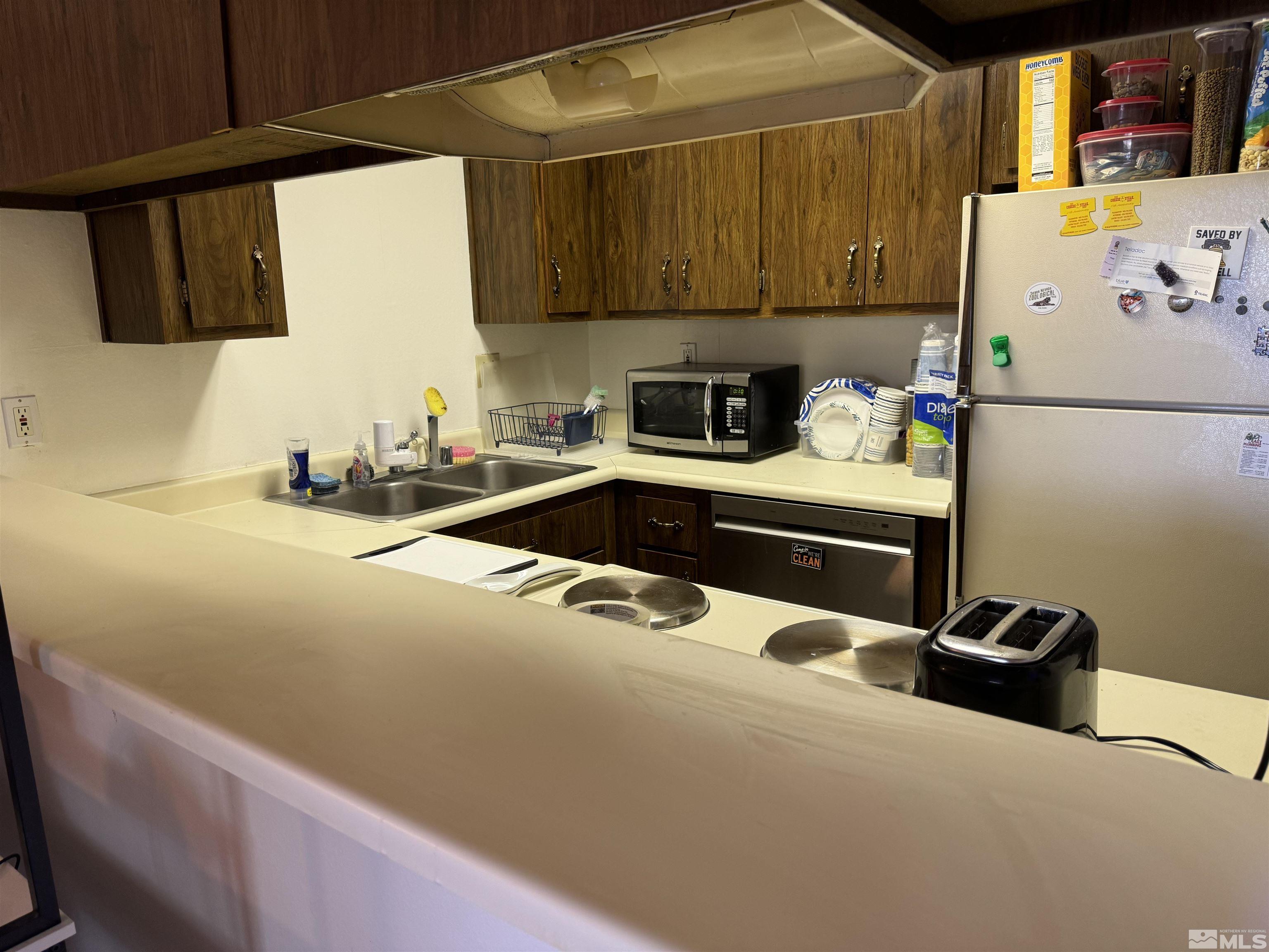 Photo #4: 240008048 Listing 