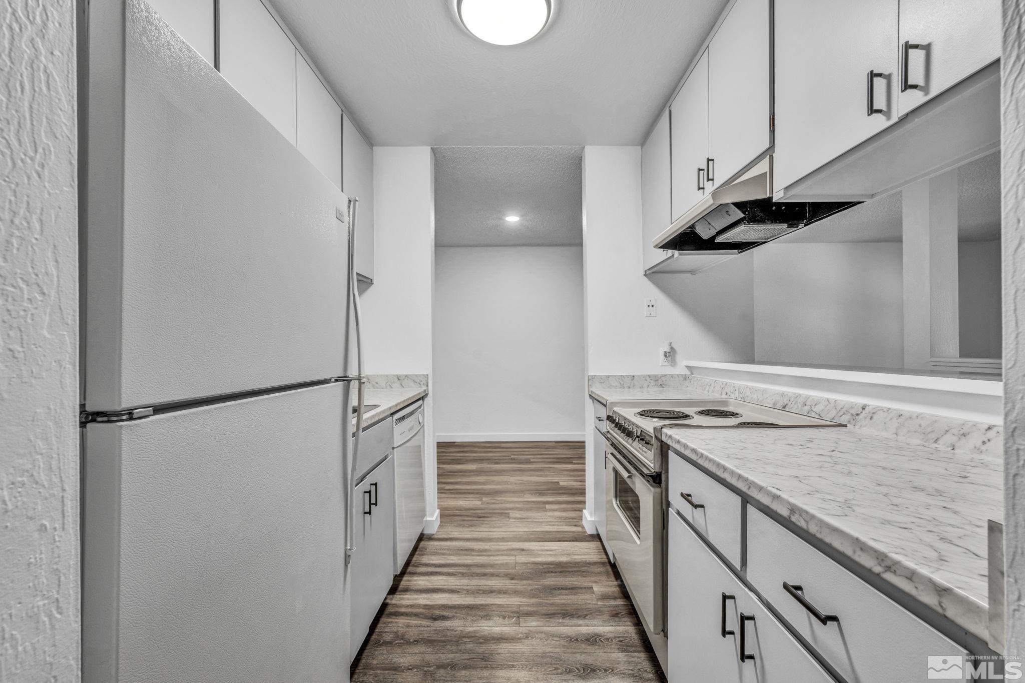 Photo #3: 240008150 Listing 