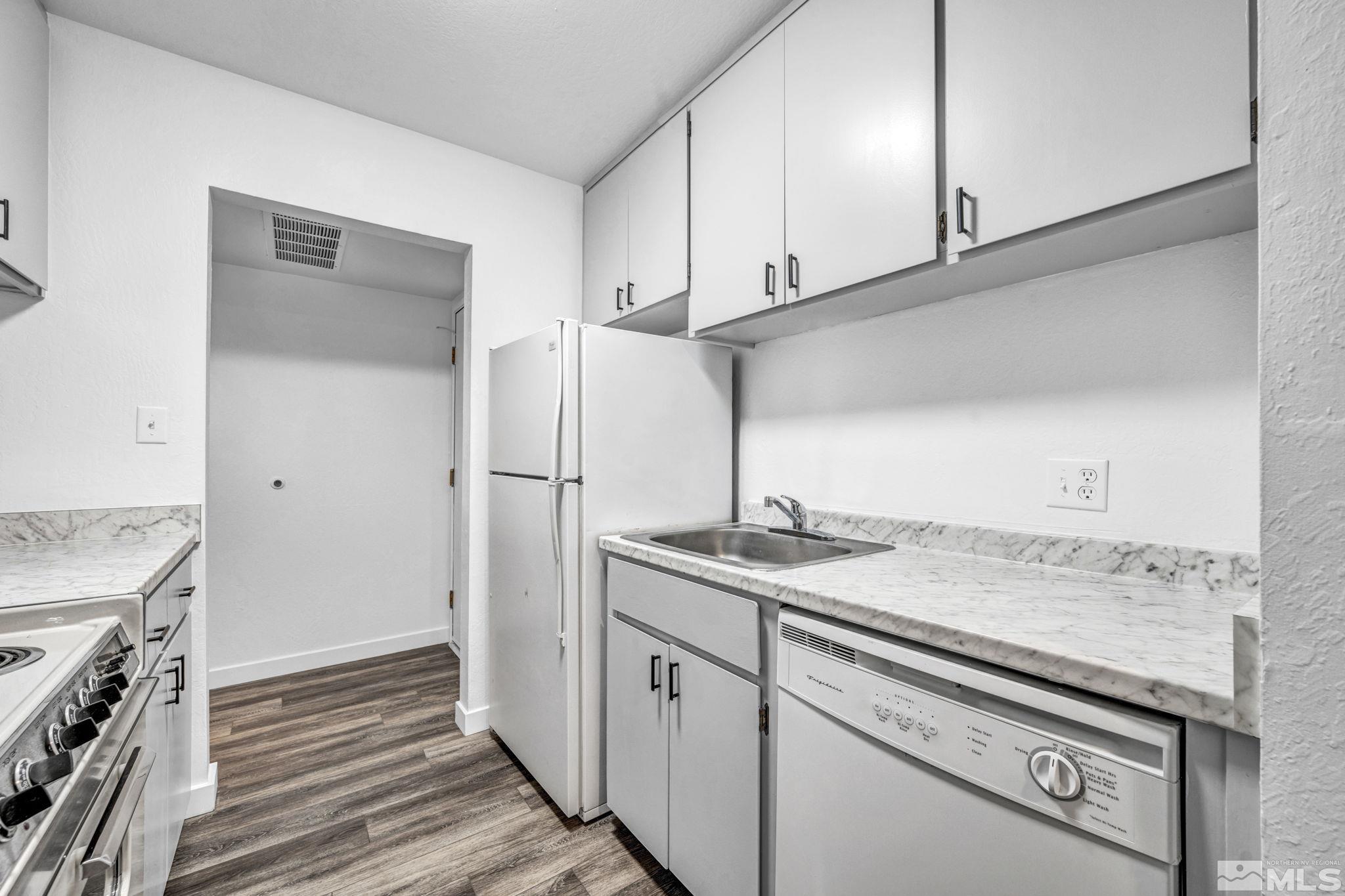 Photo #5: 240008150 Listing 