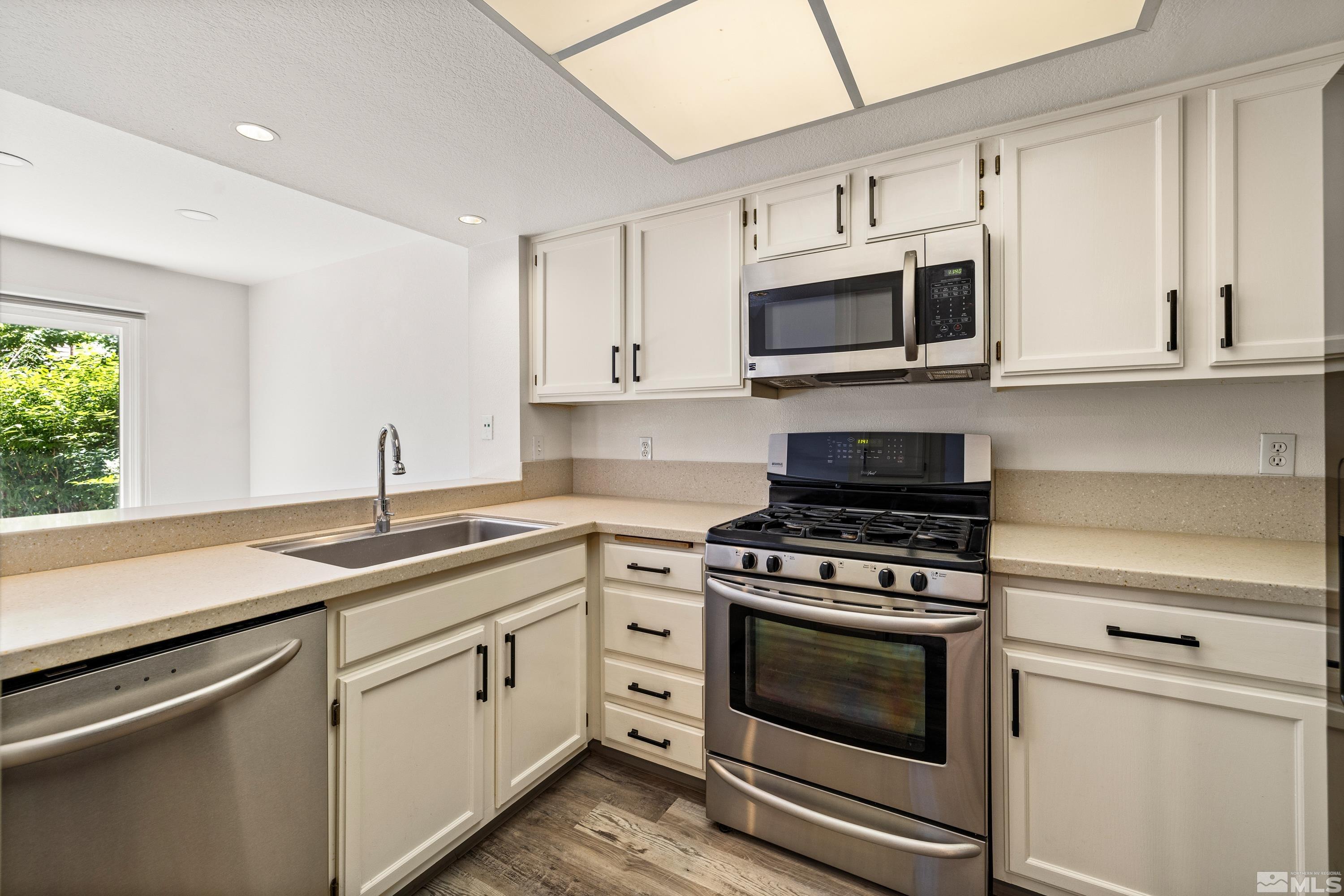 Photo #5: 240008202 Listing 