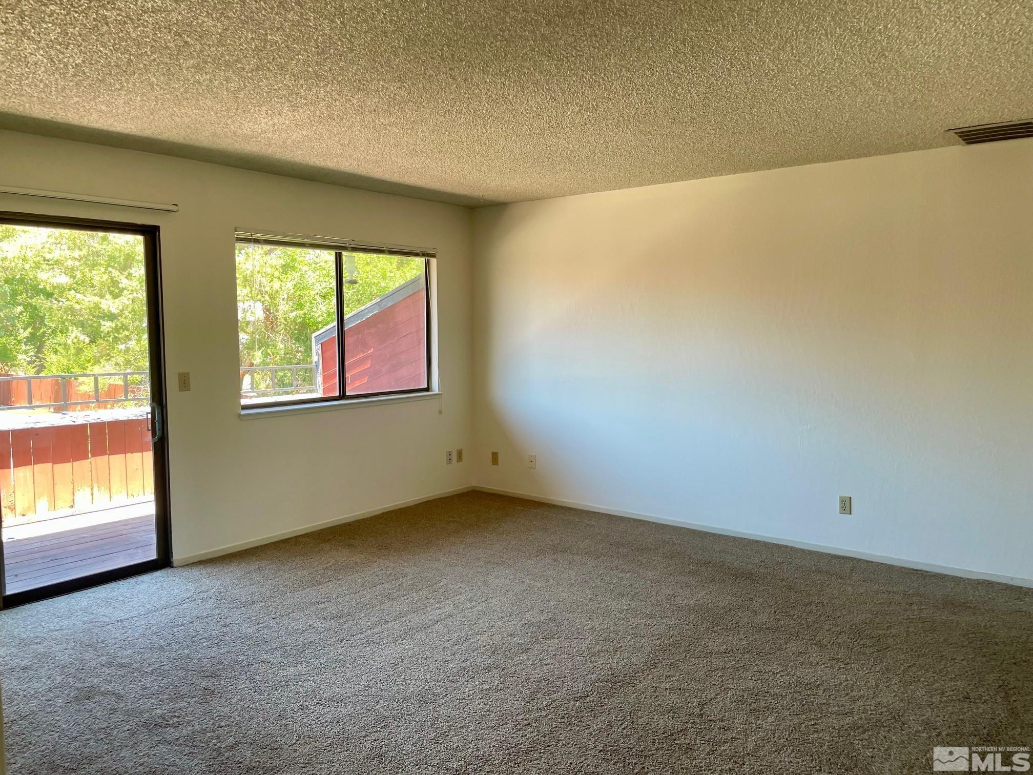 Photo #2: 240008340 Listing 