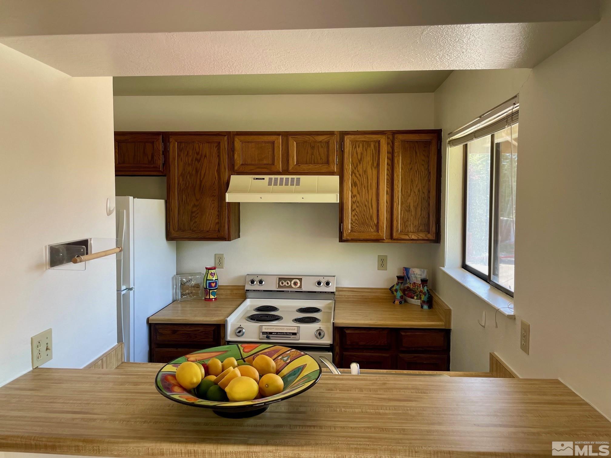 Photo #3: 240008340 Listing 