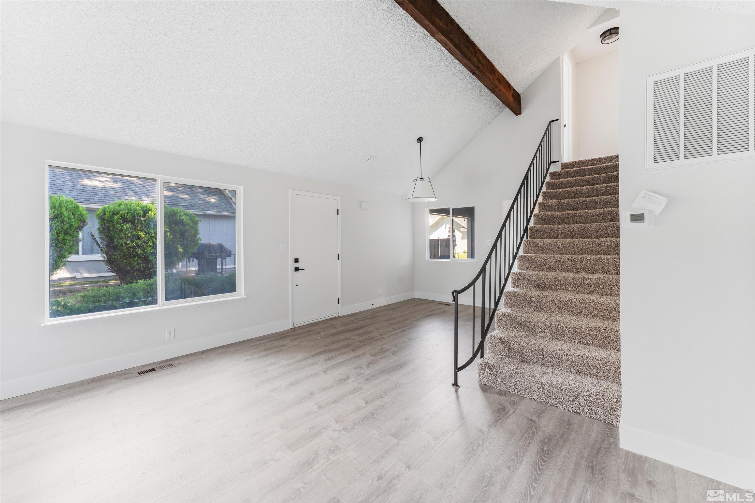 Photo #3: 240008433 Listing 