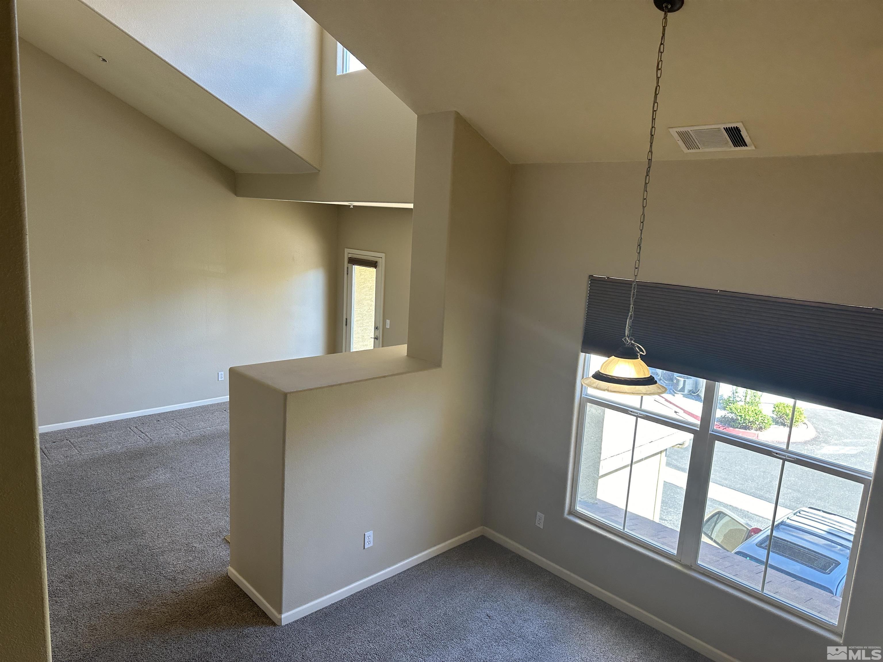 Photo #5: 240008459 Listing 
