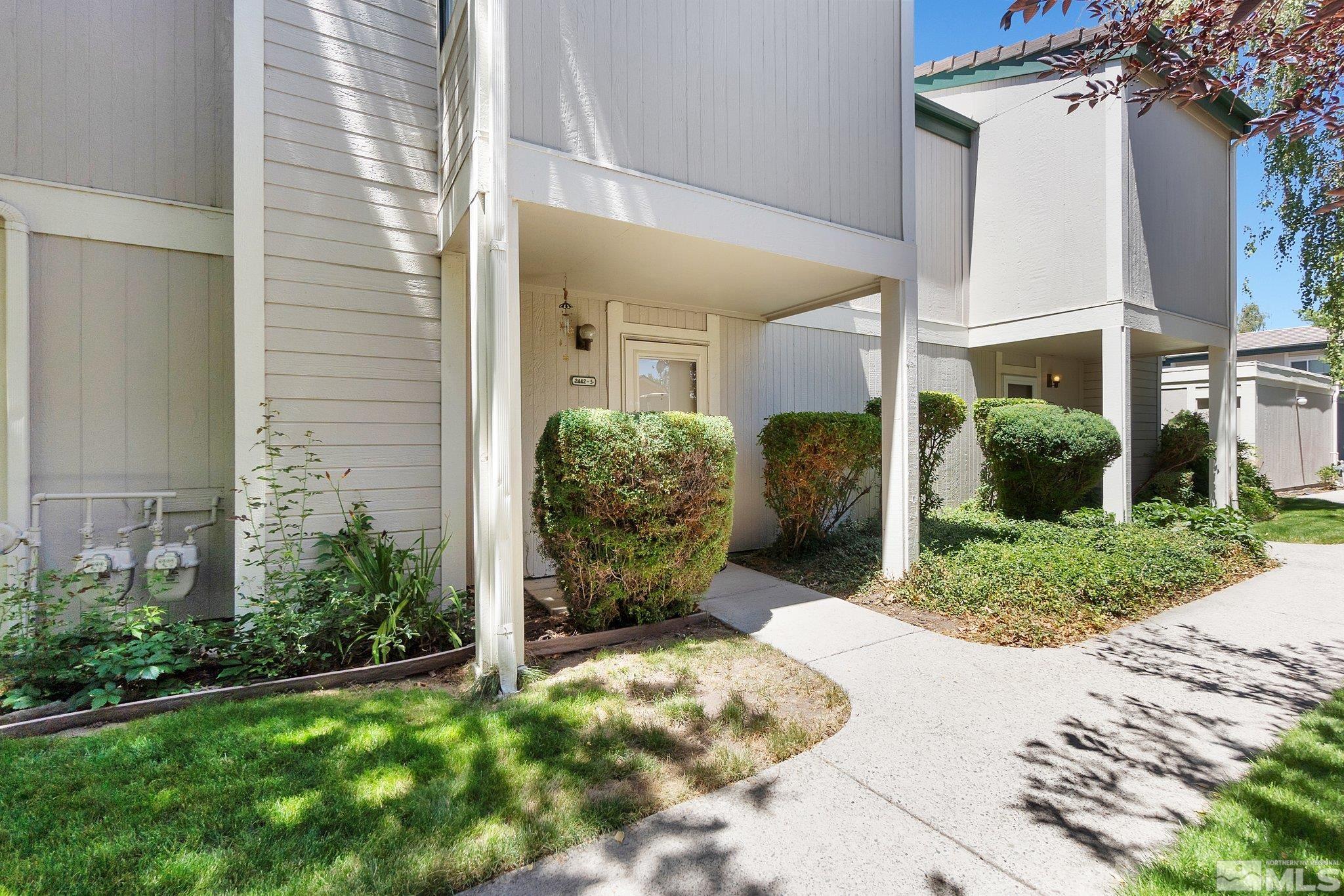 Photo #2: 240008491 Listing 
