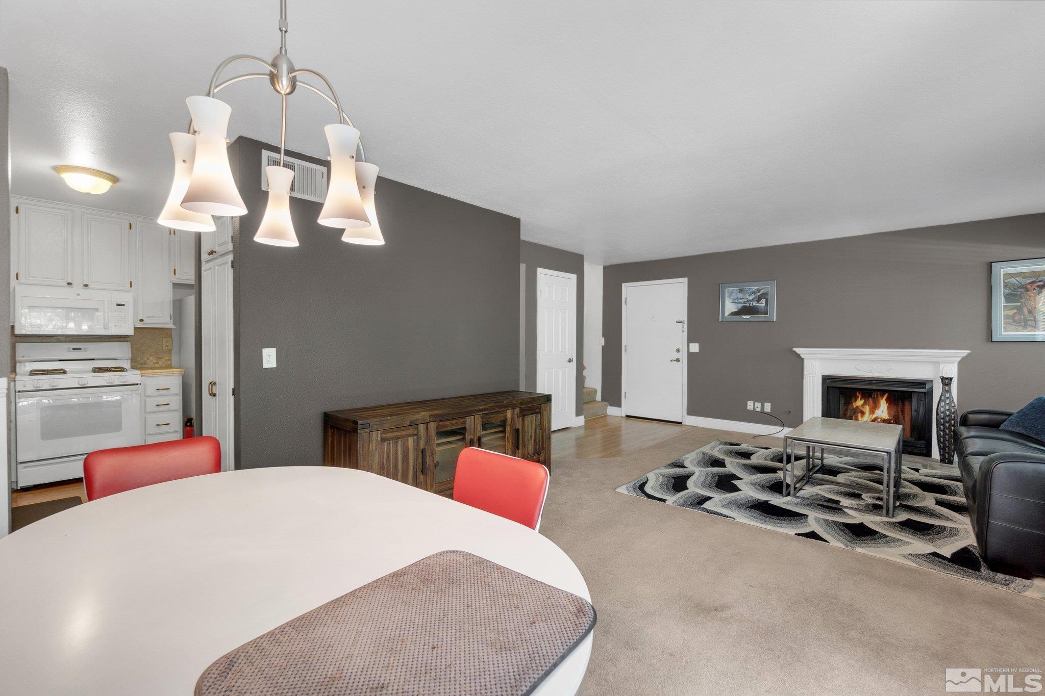 Photo #6: 240008491 Listing 