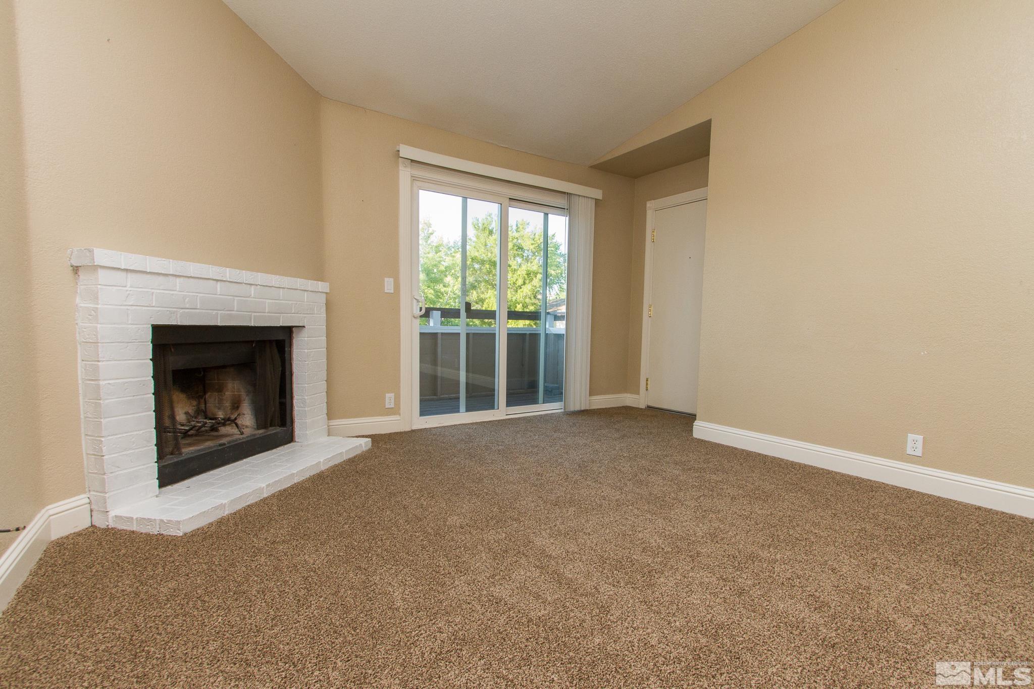 Photo #3: 240008505 Listing 