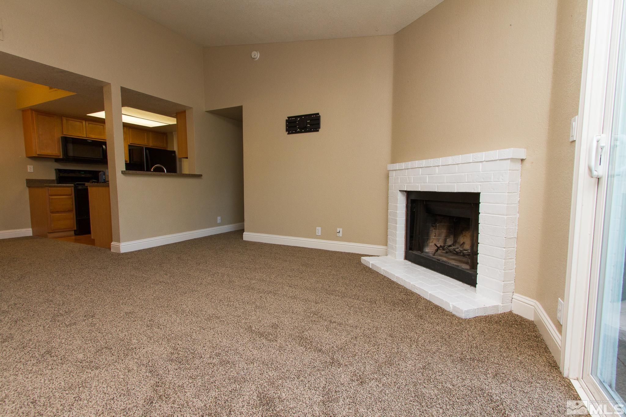 Photo #4: 240008505 Listing 