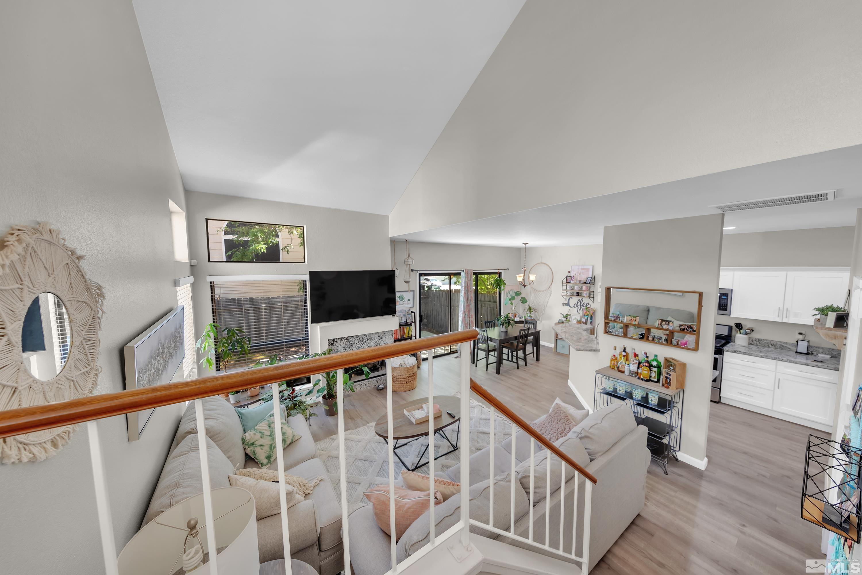 Photo #4: 240008723 Listing 
