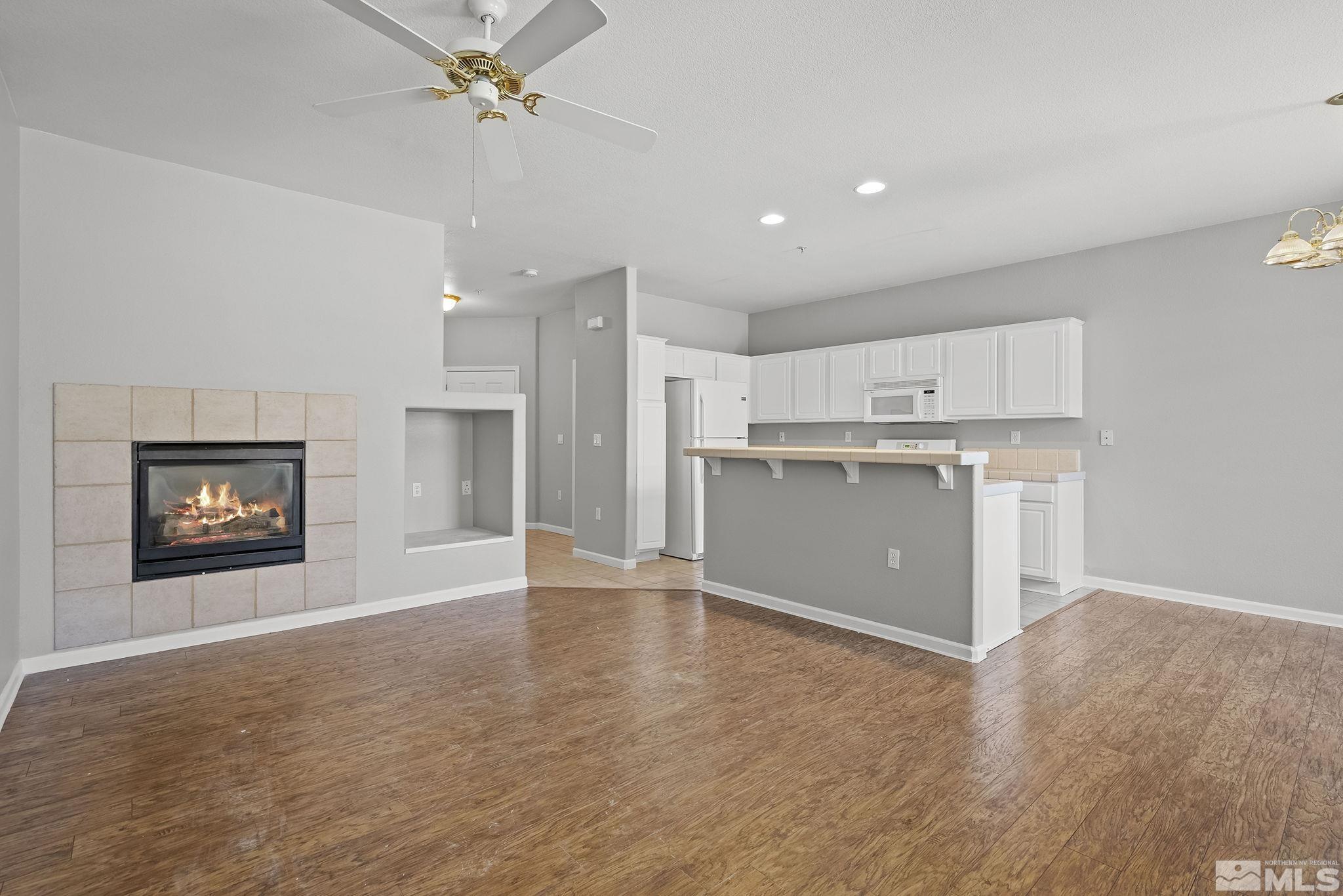 Photo #5: 240008770 Listing 