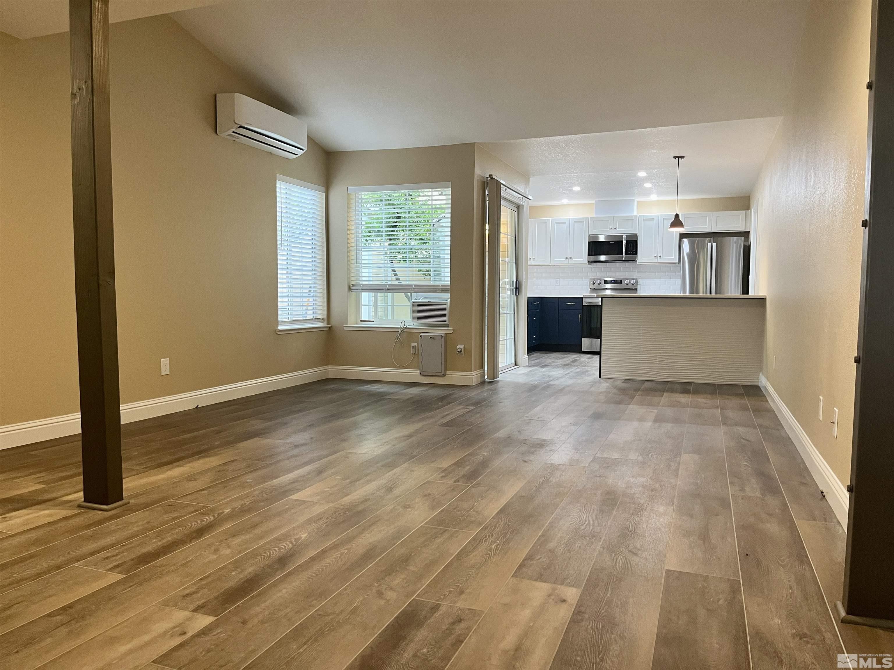 Photo #4: 240008899 Listing 