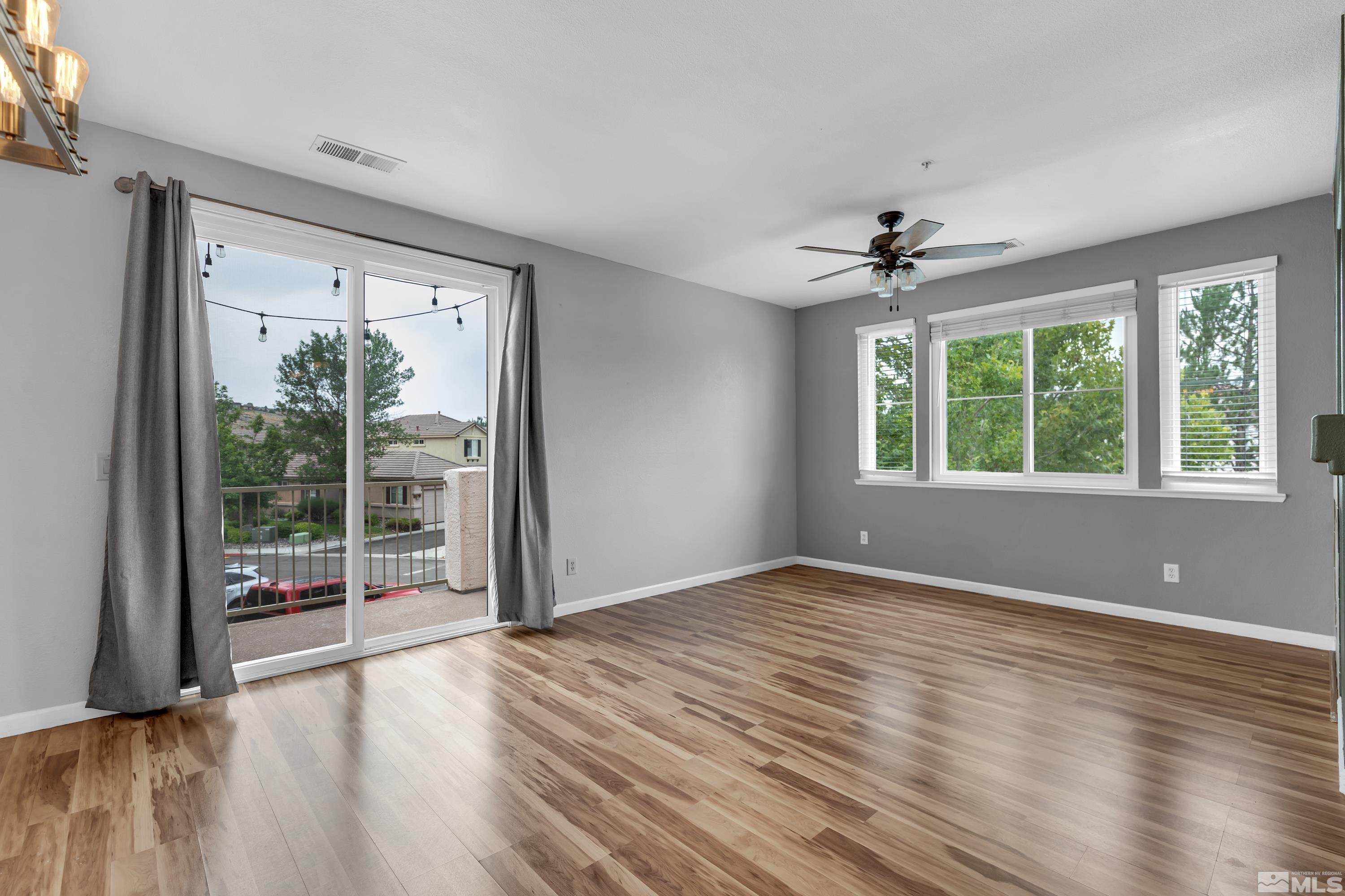 Photo #4: 240008923 Listing 