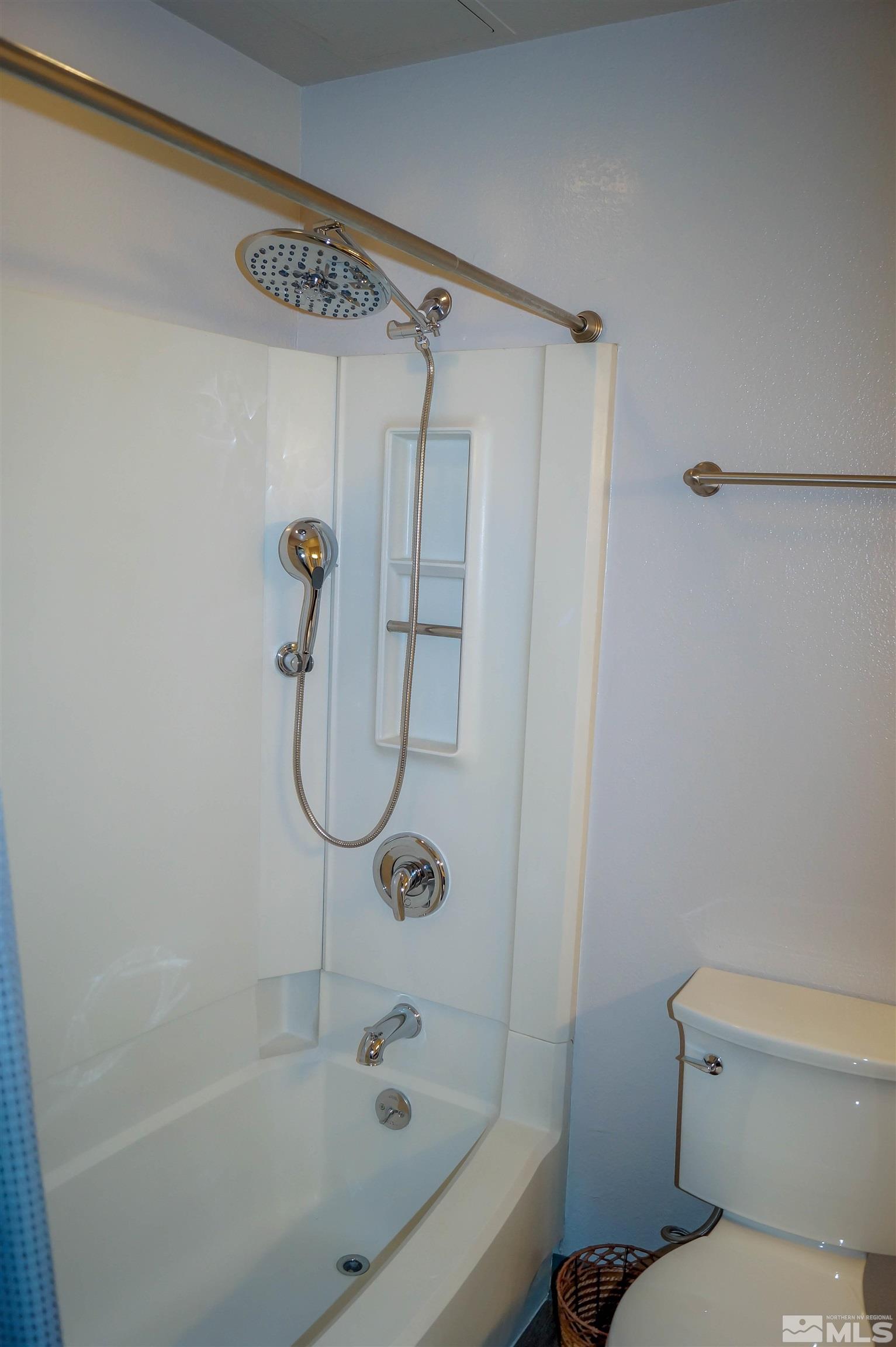 Photo #23: 240008960 Listing: Photo #23