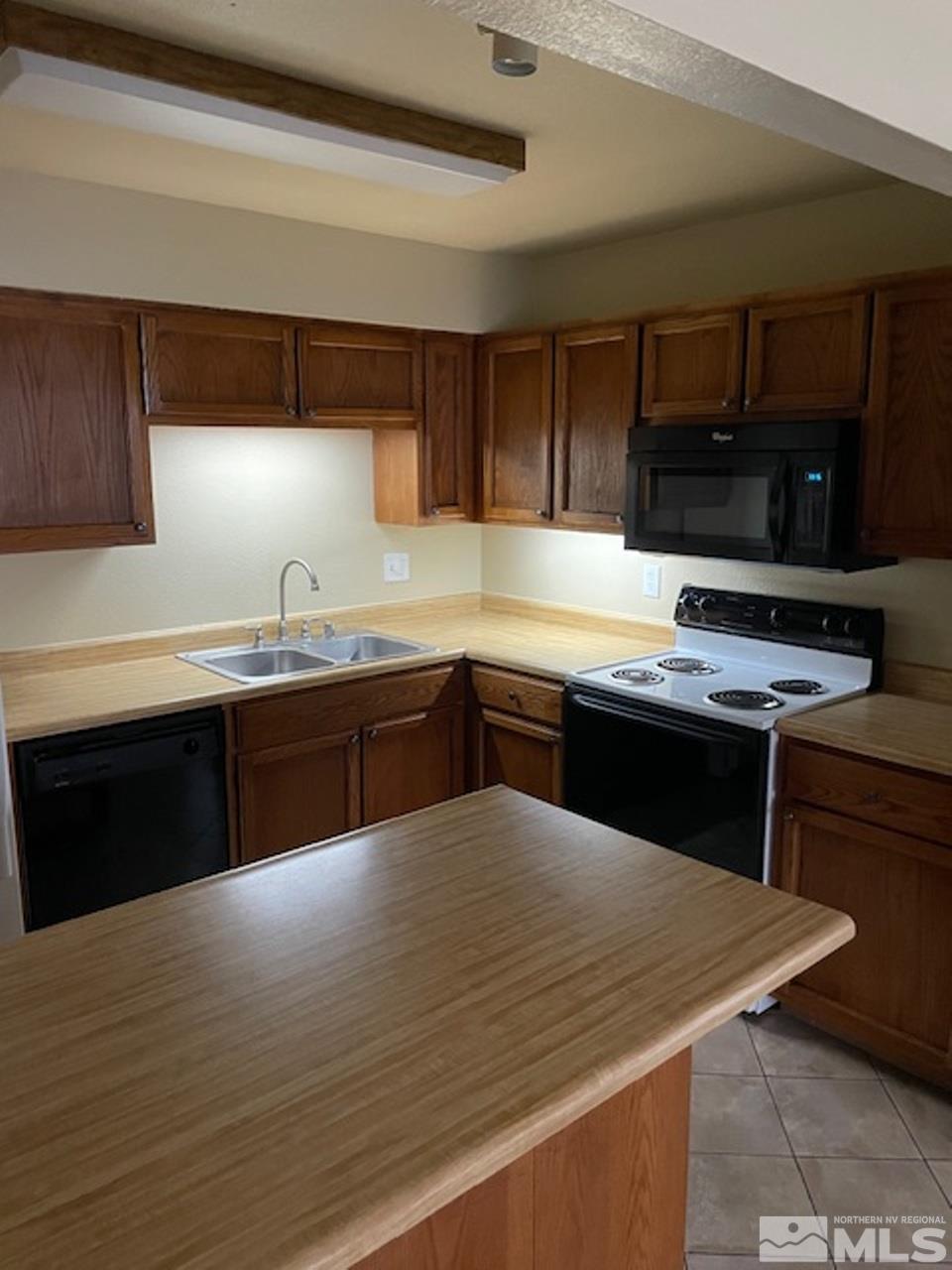 Photo #9: 240008960 Listing: Photo #9