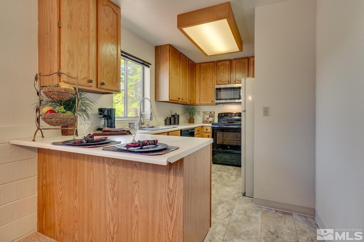 Photo #5: 240008971 Listing 
