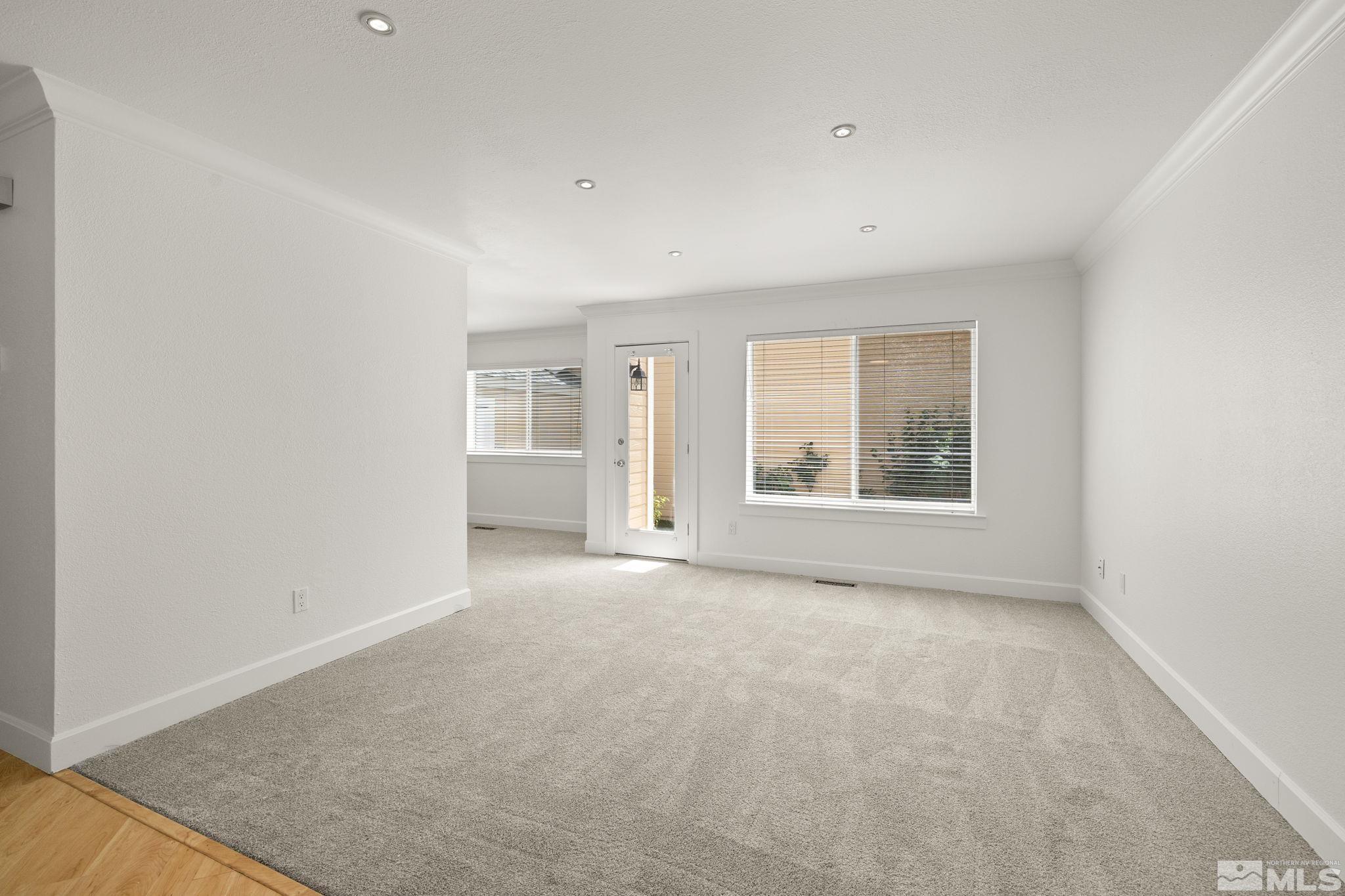 Photo #6: 240008978 Listing 