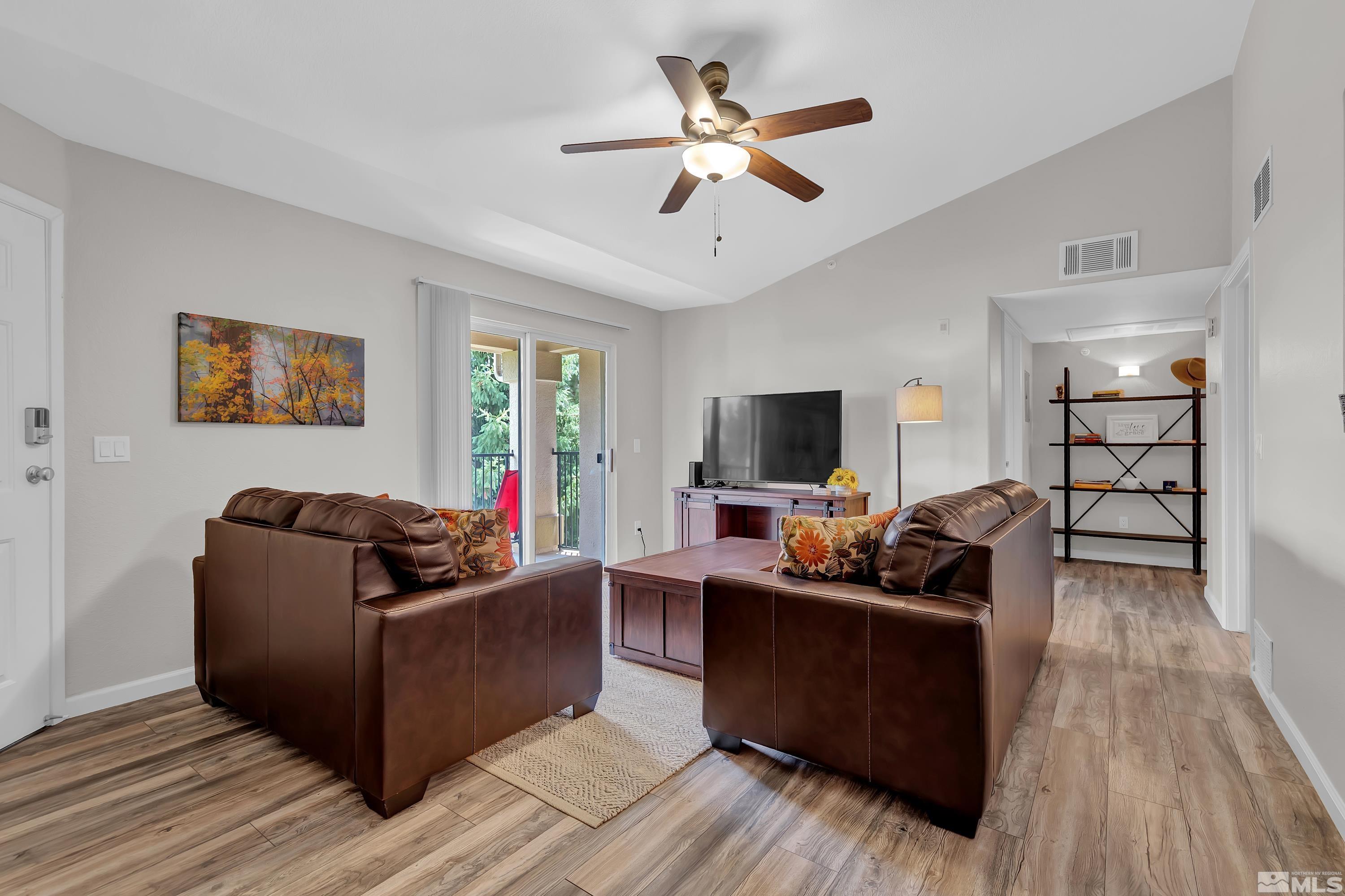 Photo #3: 240009007 Listing 