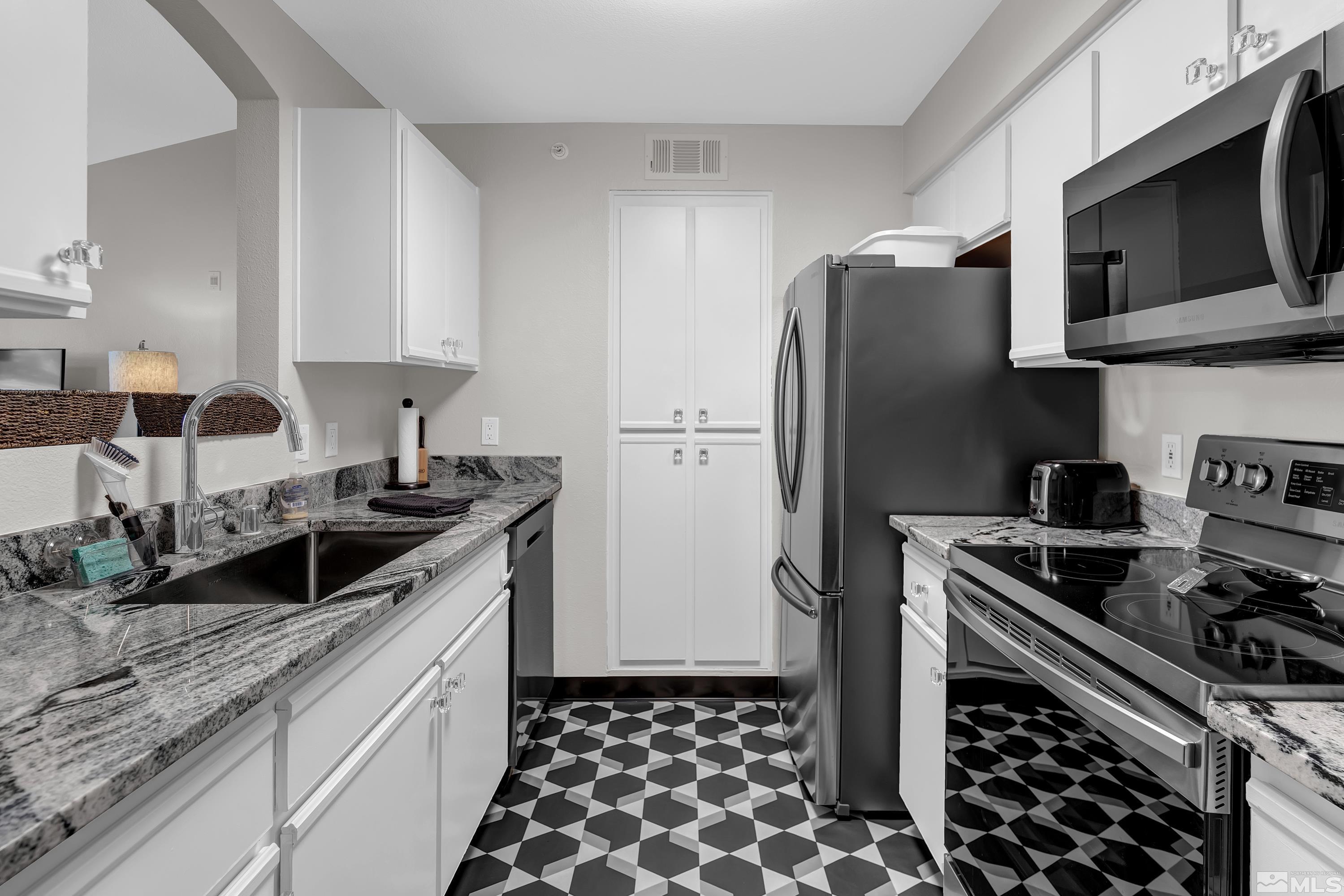 Photo #6: 240009007 Listing 