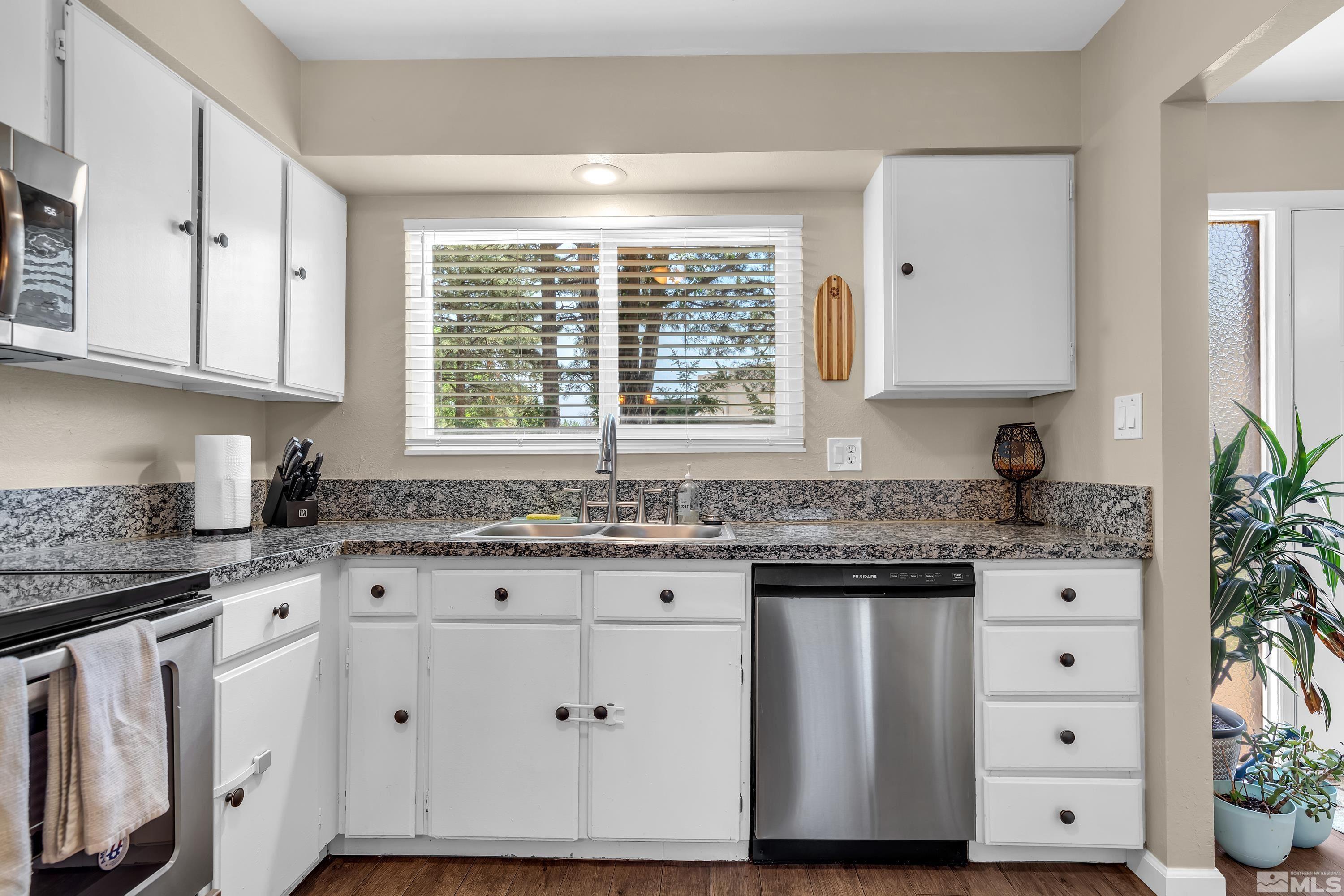 Photo #3: 240009107 Listing 