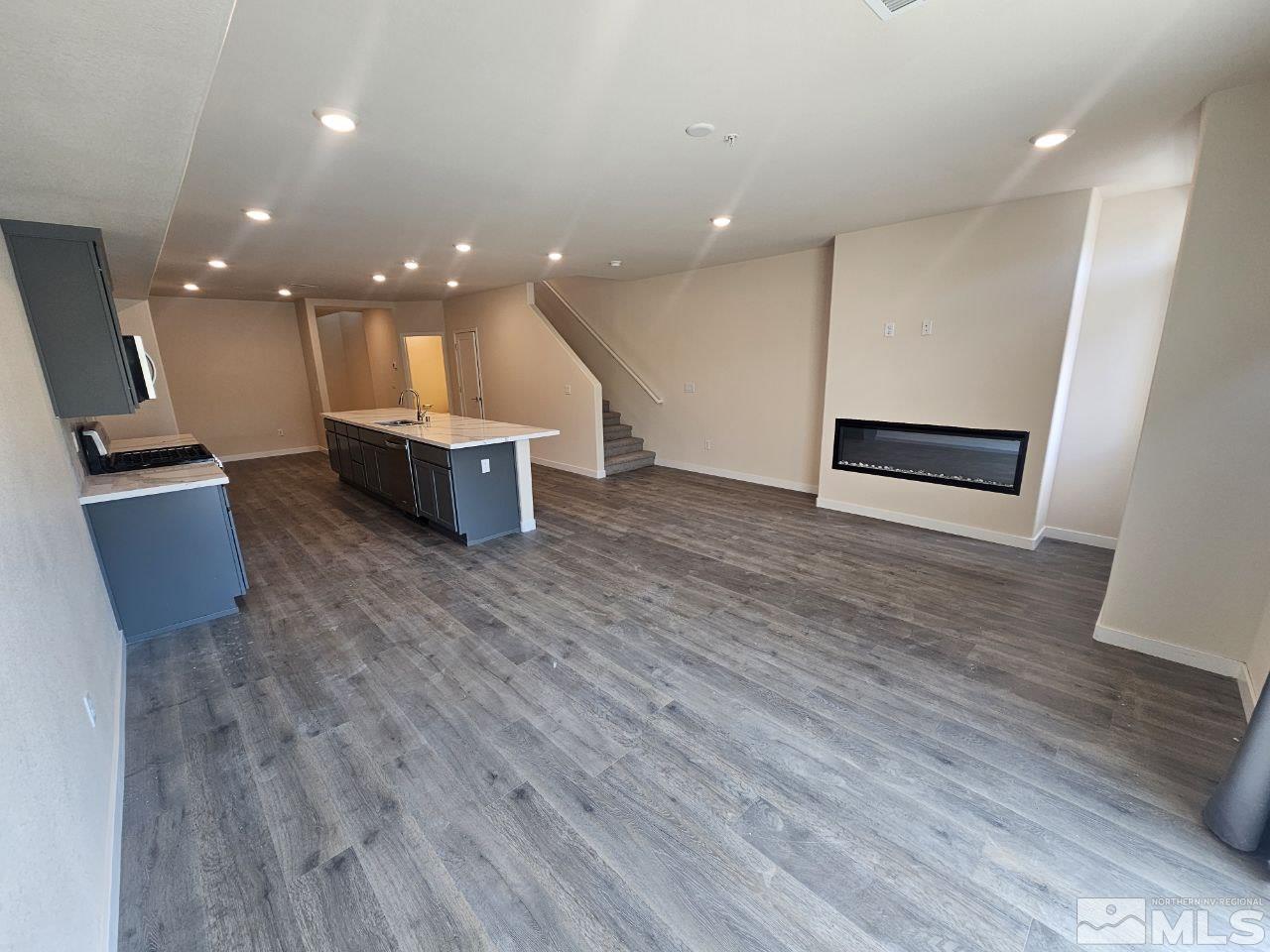 Photo #4: 240009255 Listing 