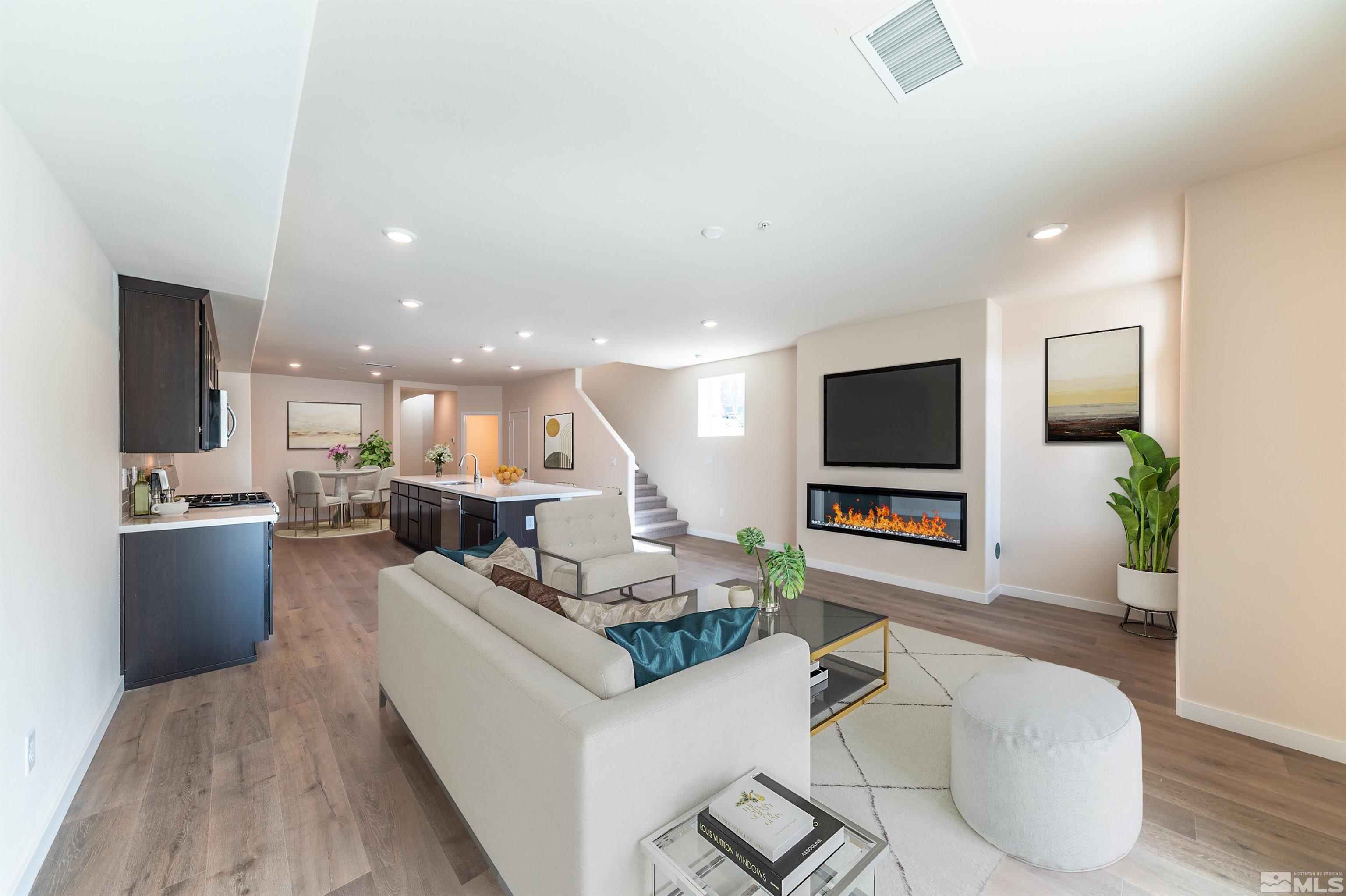 Photo #6: 240009255 Listing 