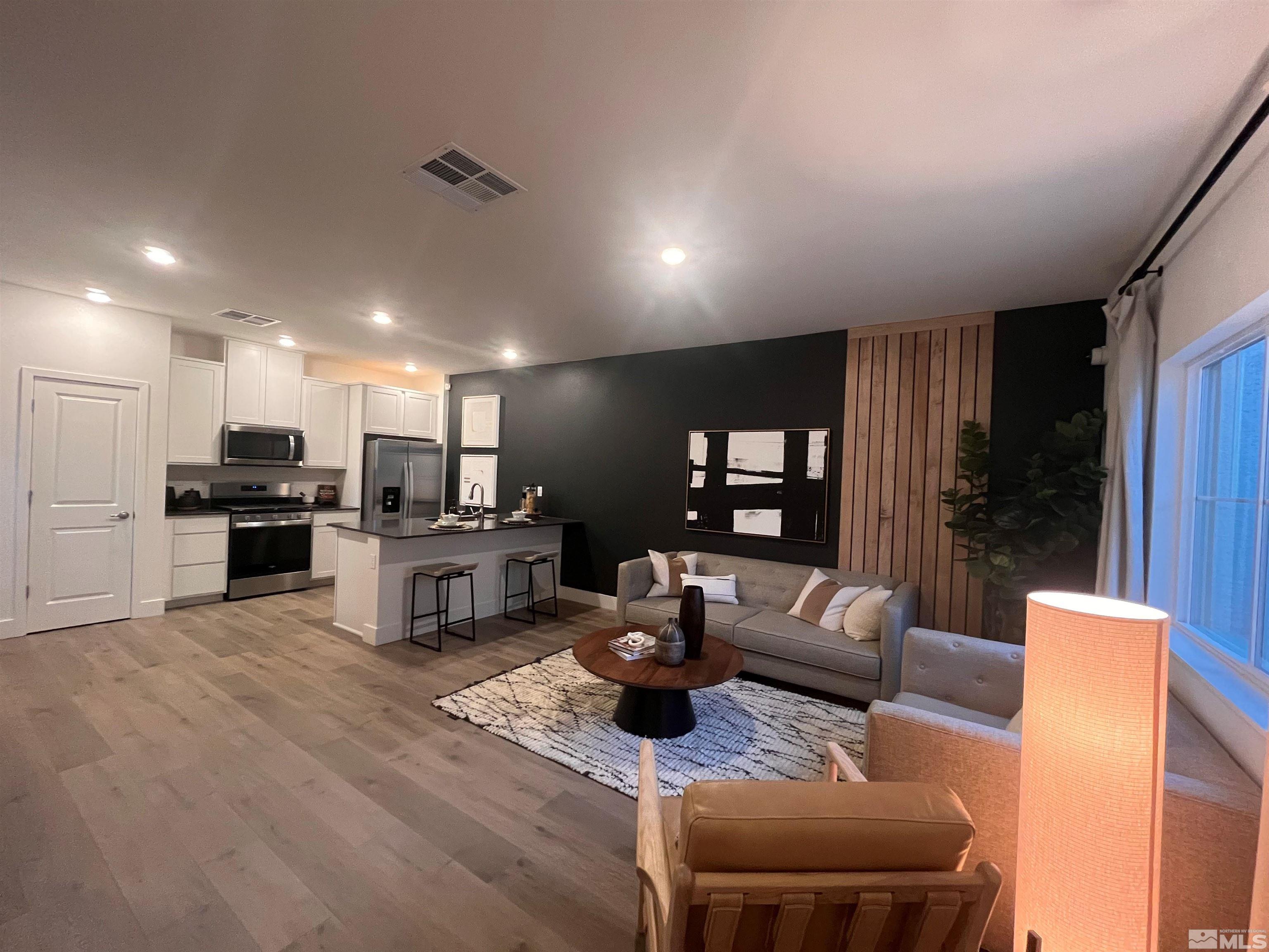 Photo #3: 240009340 Listing 