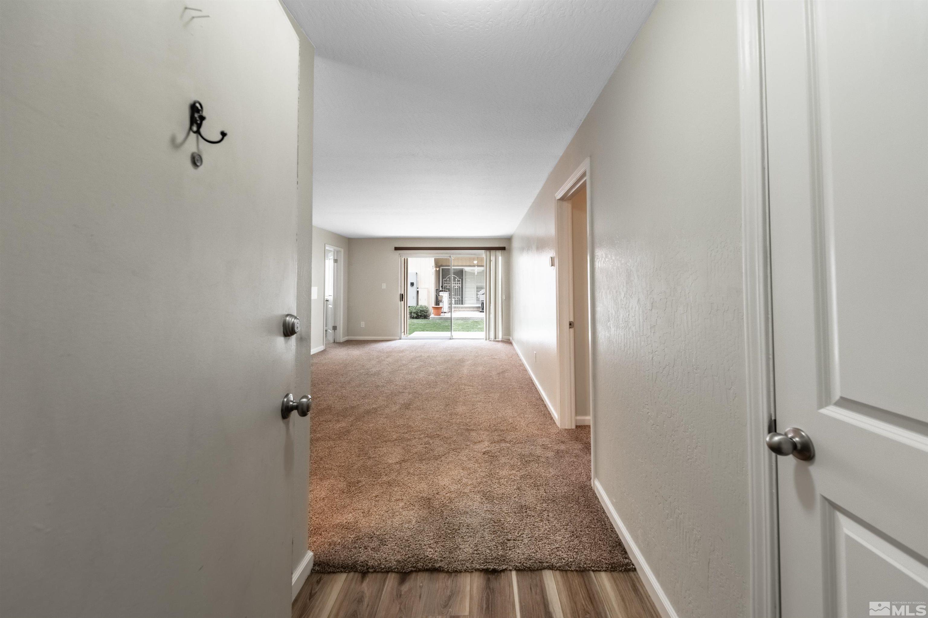 Photo #2: 240009351 Listing 