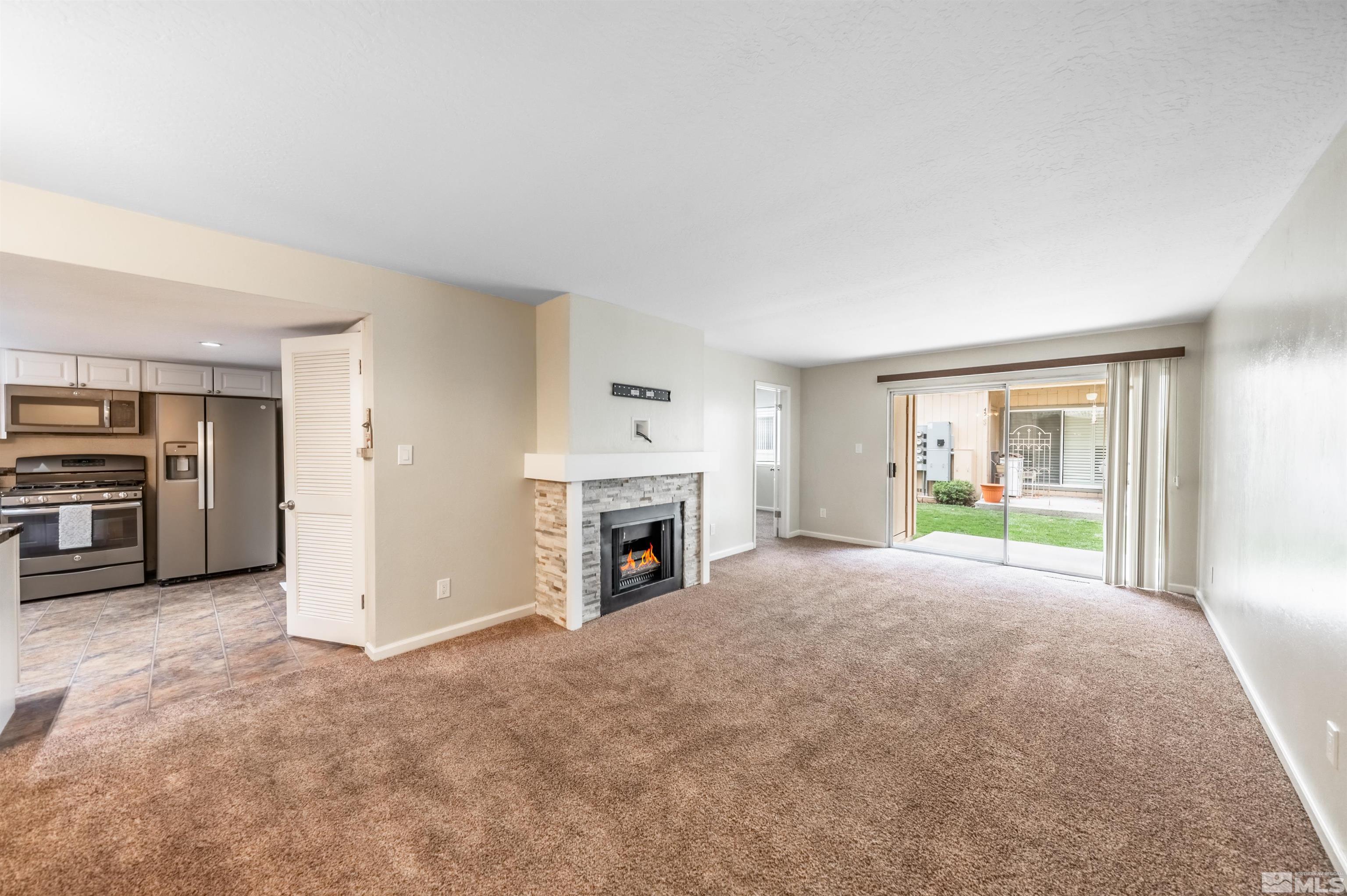 Photo #3: 240009351 Listing 