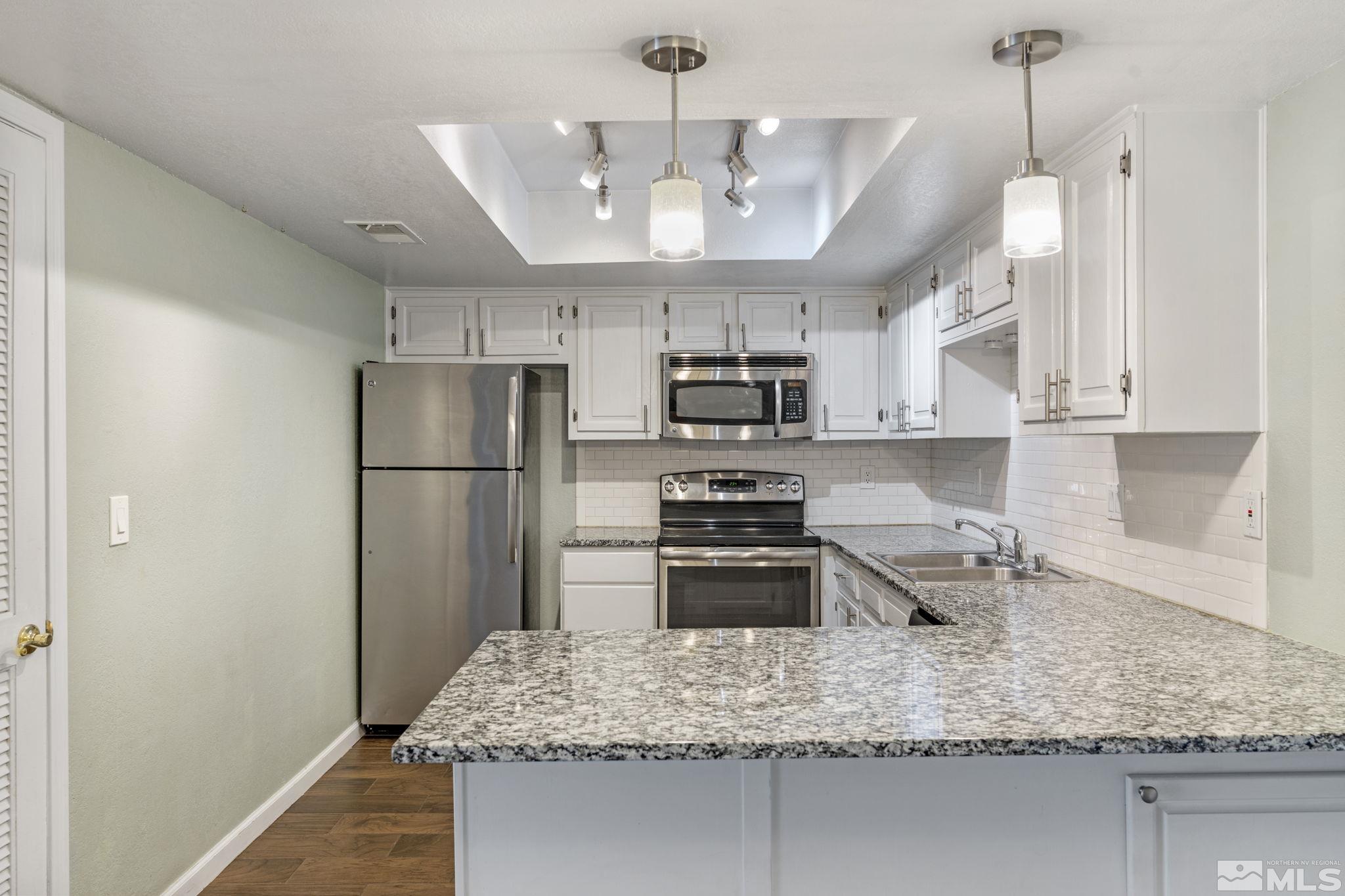 Photo #3: 240009387 Listing 