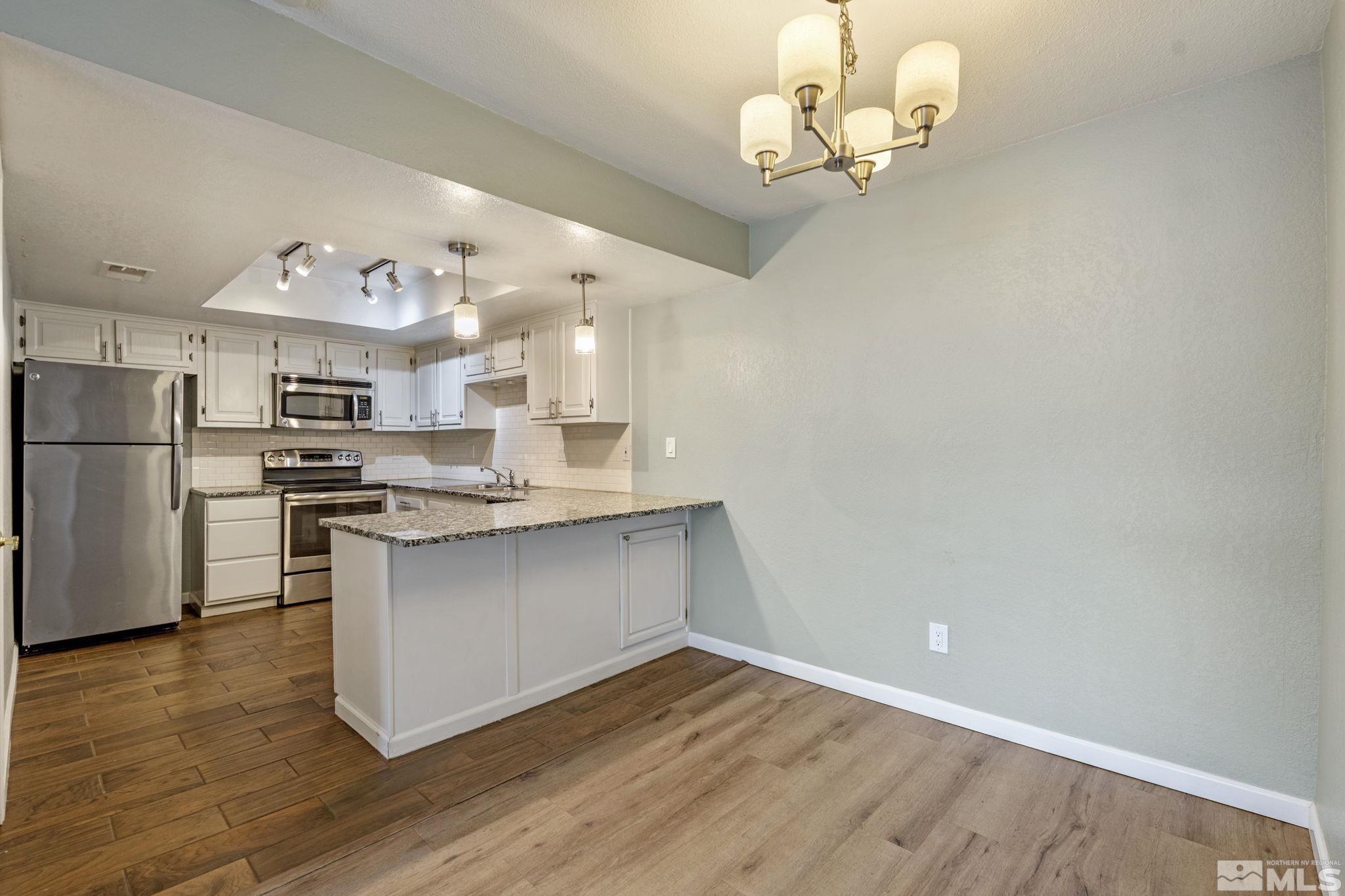 Photo #6: 240009387 Listing 