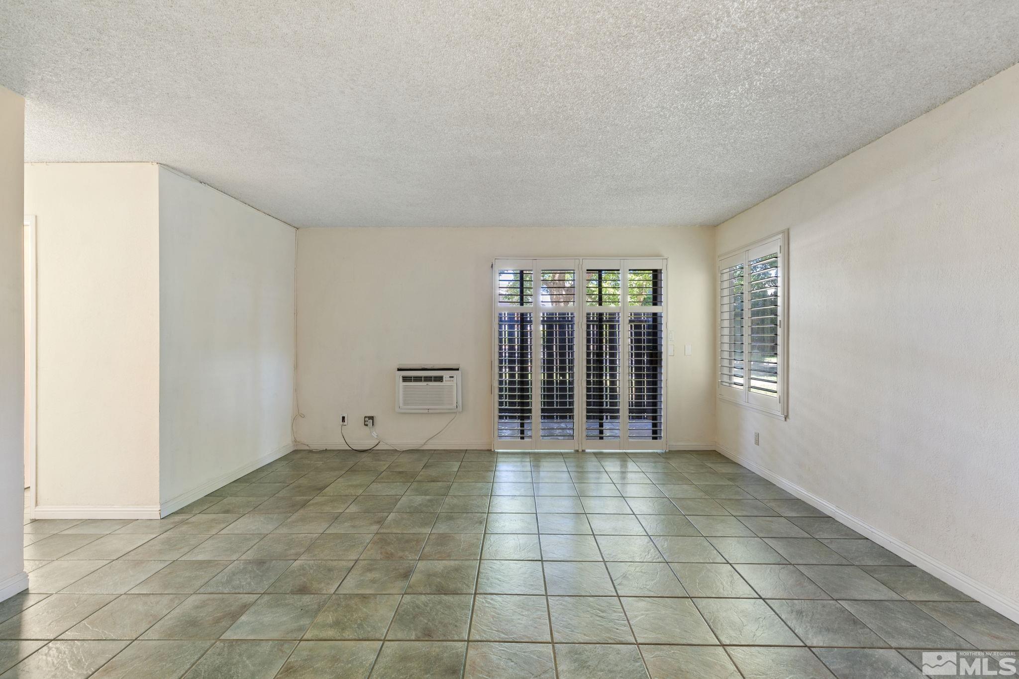 Photo #6: 240009413 Listing: Photo #6