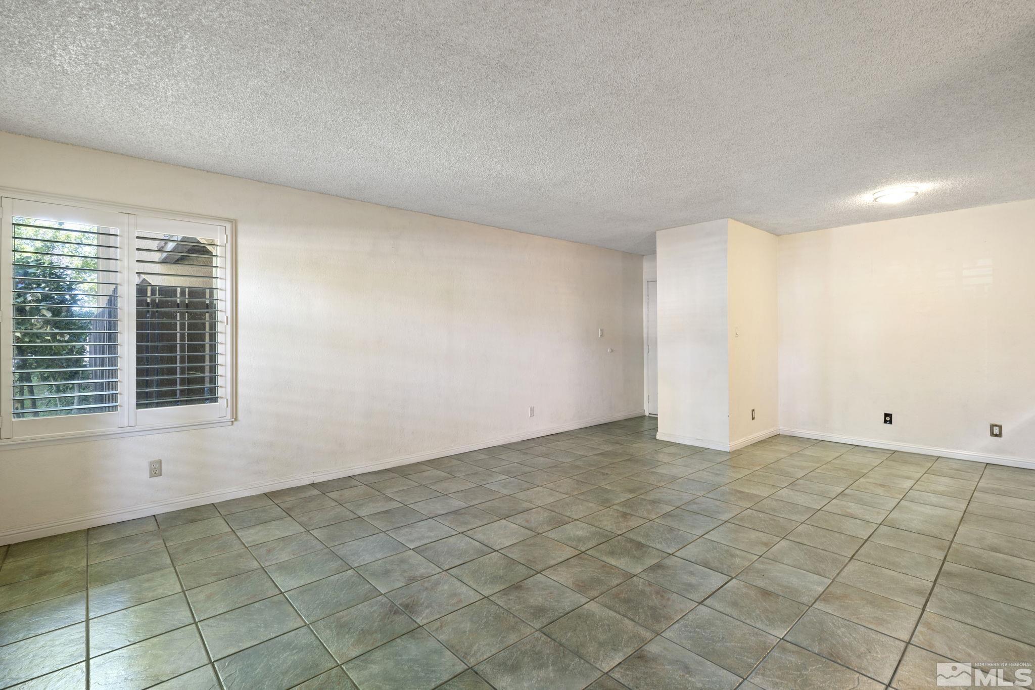 Photo #8: 240009413 Listing: Photo #8
