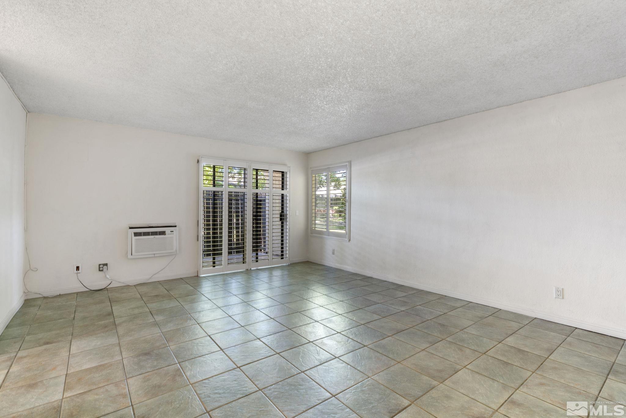 Photo #9: 240009413 Listing: Photo #9
