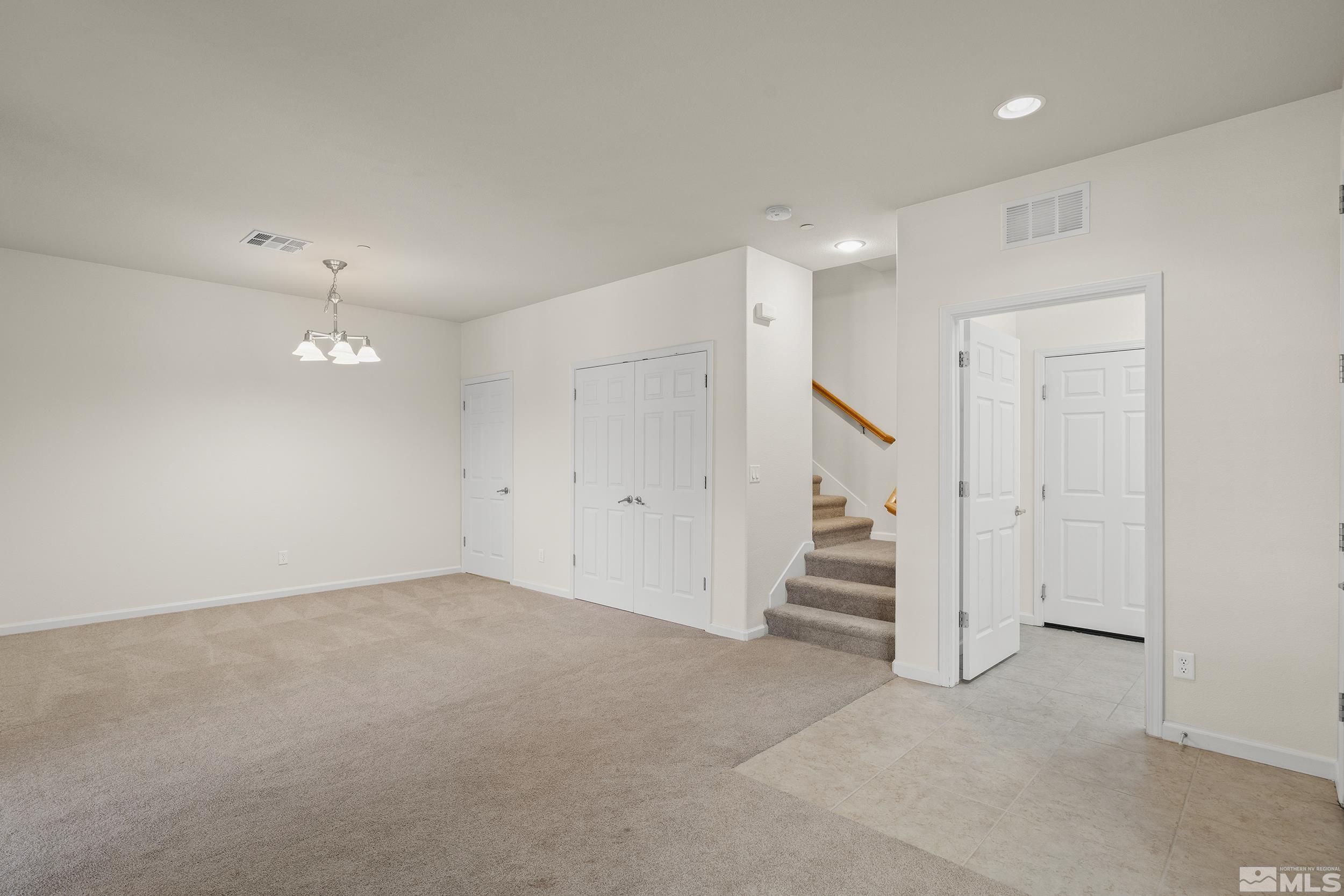 Photo #5: 240009421 Listing 
