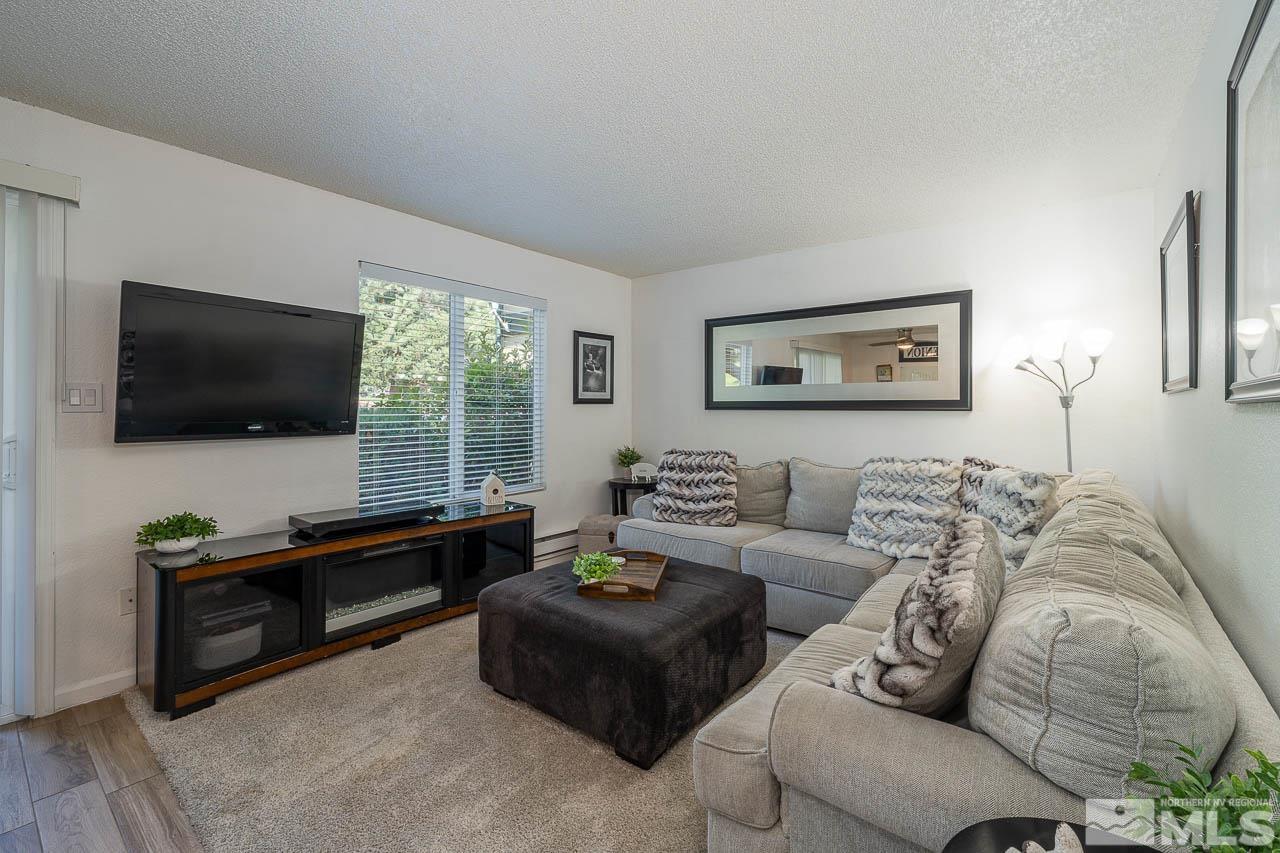 Photo #3: 240009445 Listing 