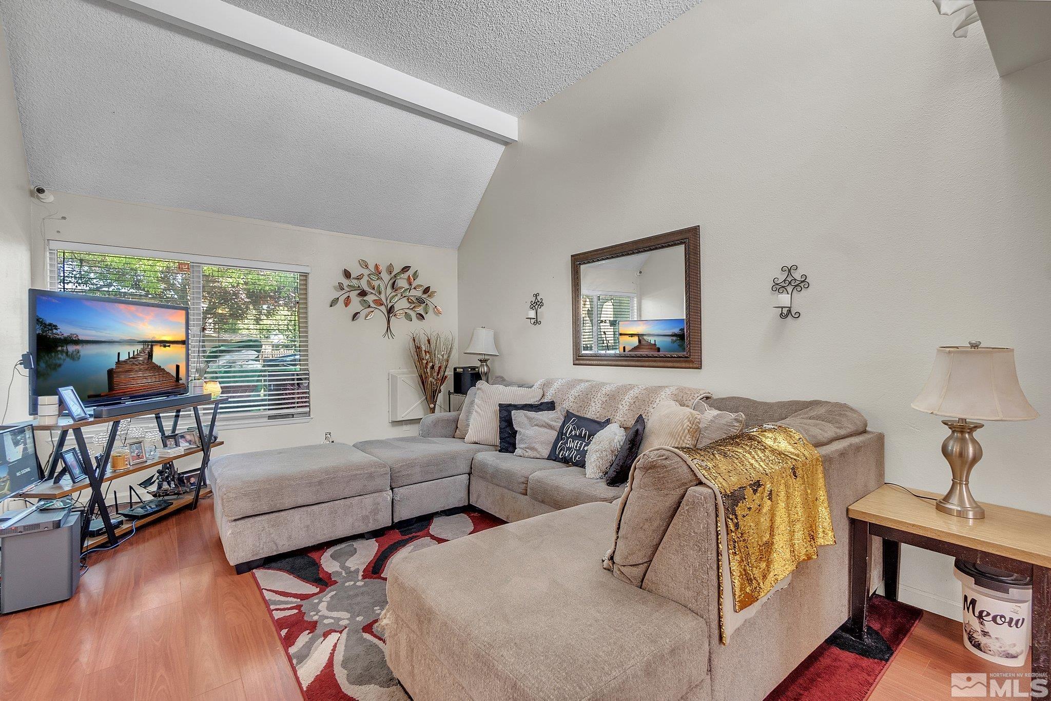 Photo #5: 240009575 Listing 