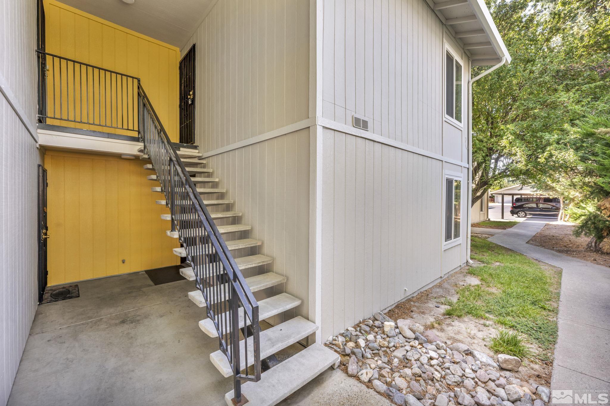 Photo #2: 240009590 Listing 