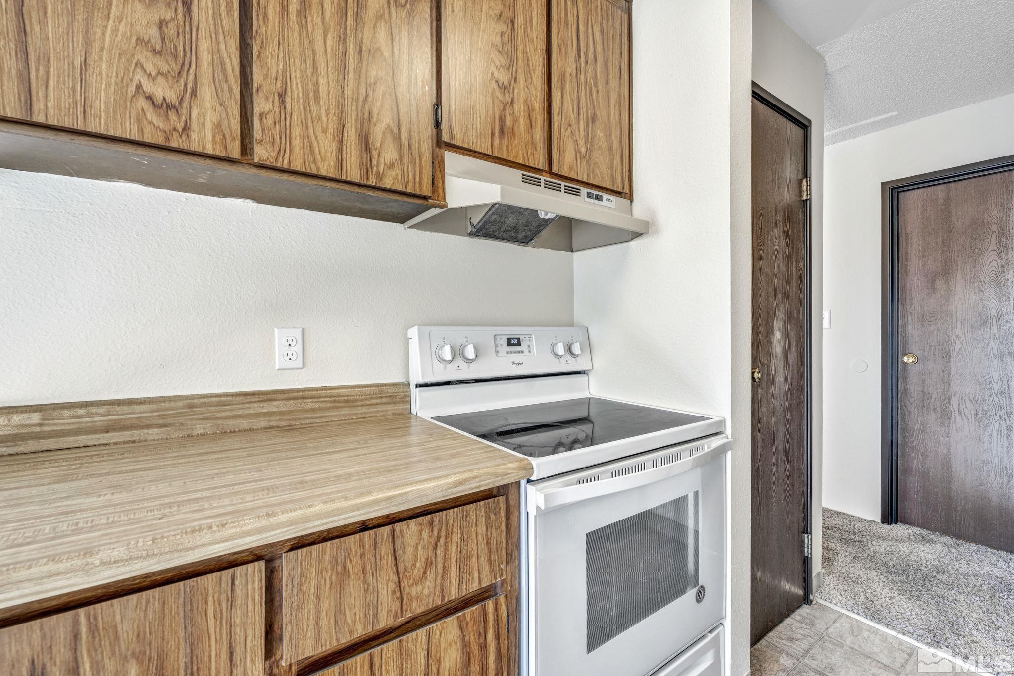 Photo #6: 240009590 Listing 