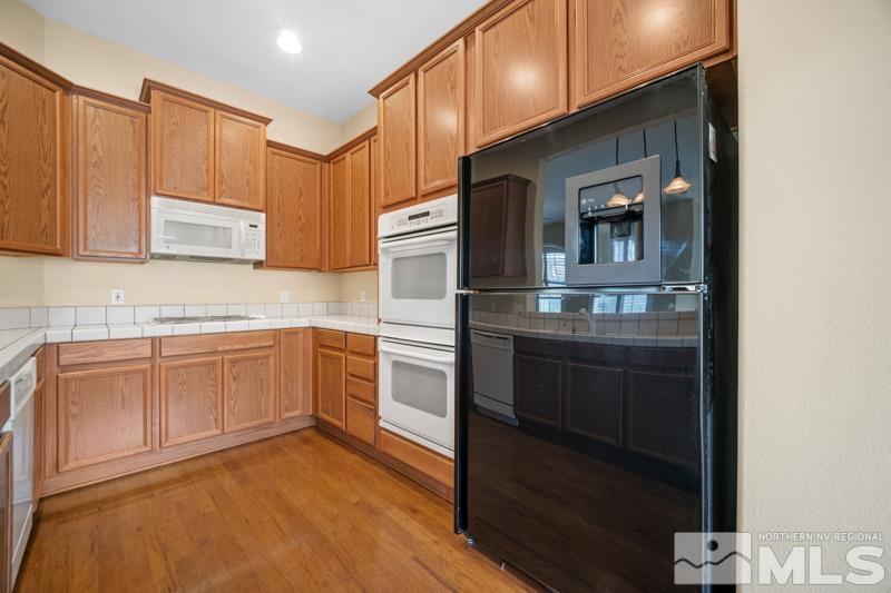 Photo #4: 240009670 Listing 