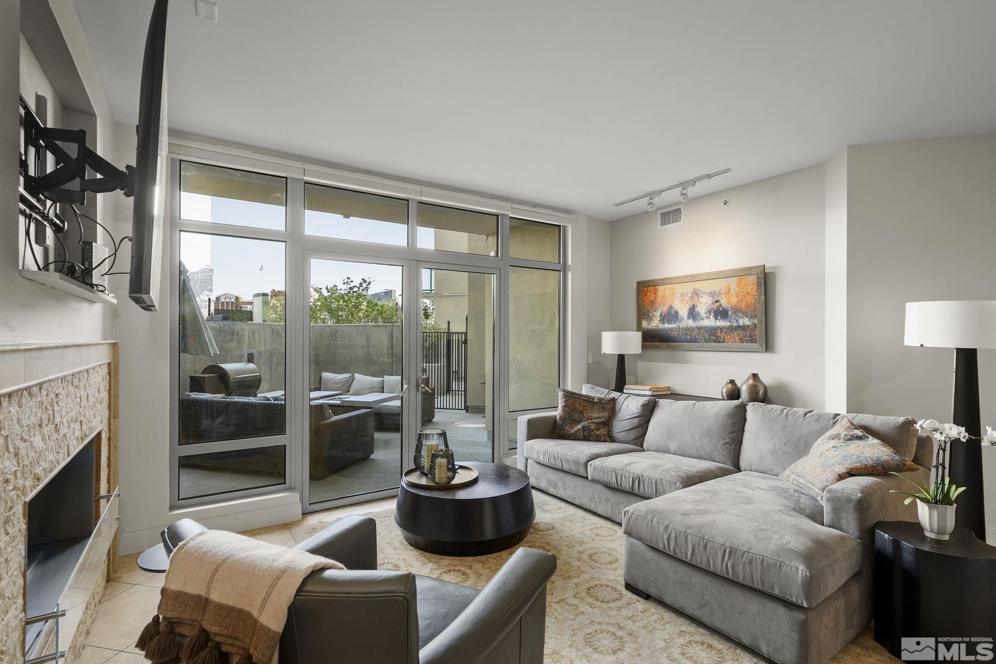 Photo #4: 240009730 Listing 