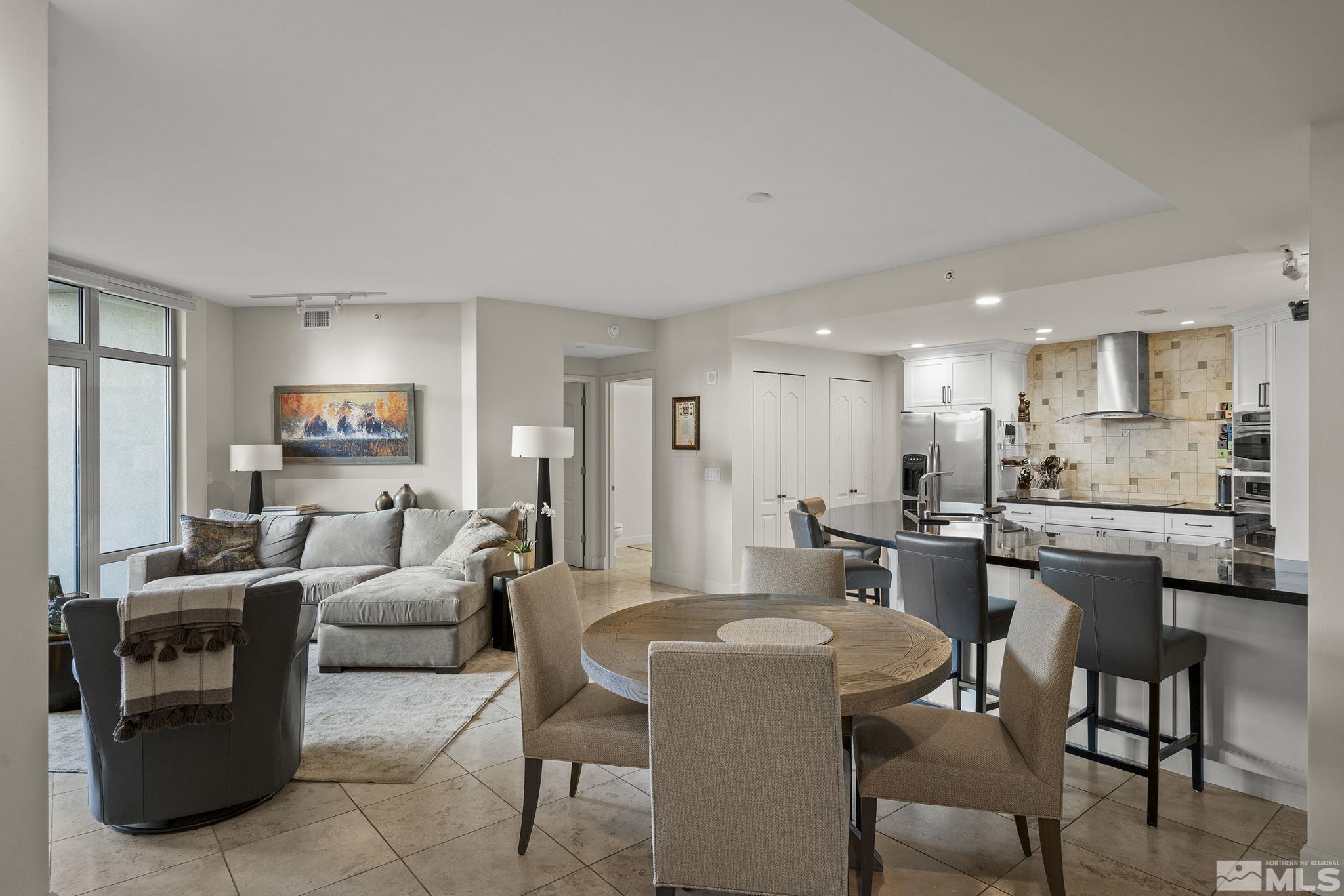 Photo #6: 240009730 Listing 