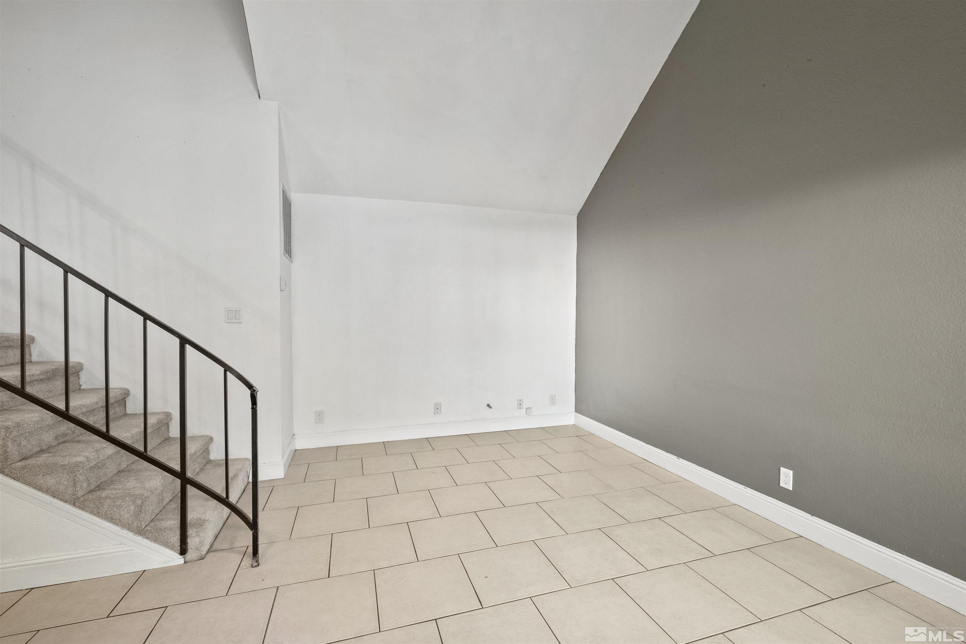 Photo #6: 240009877 Listing 