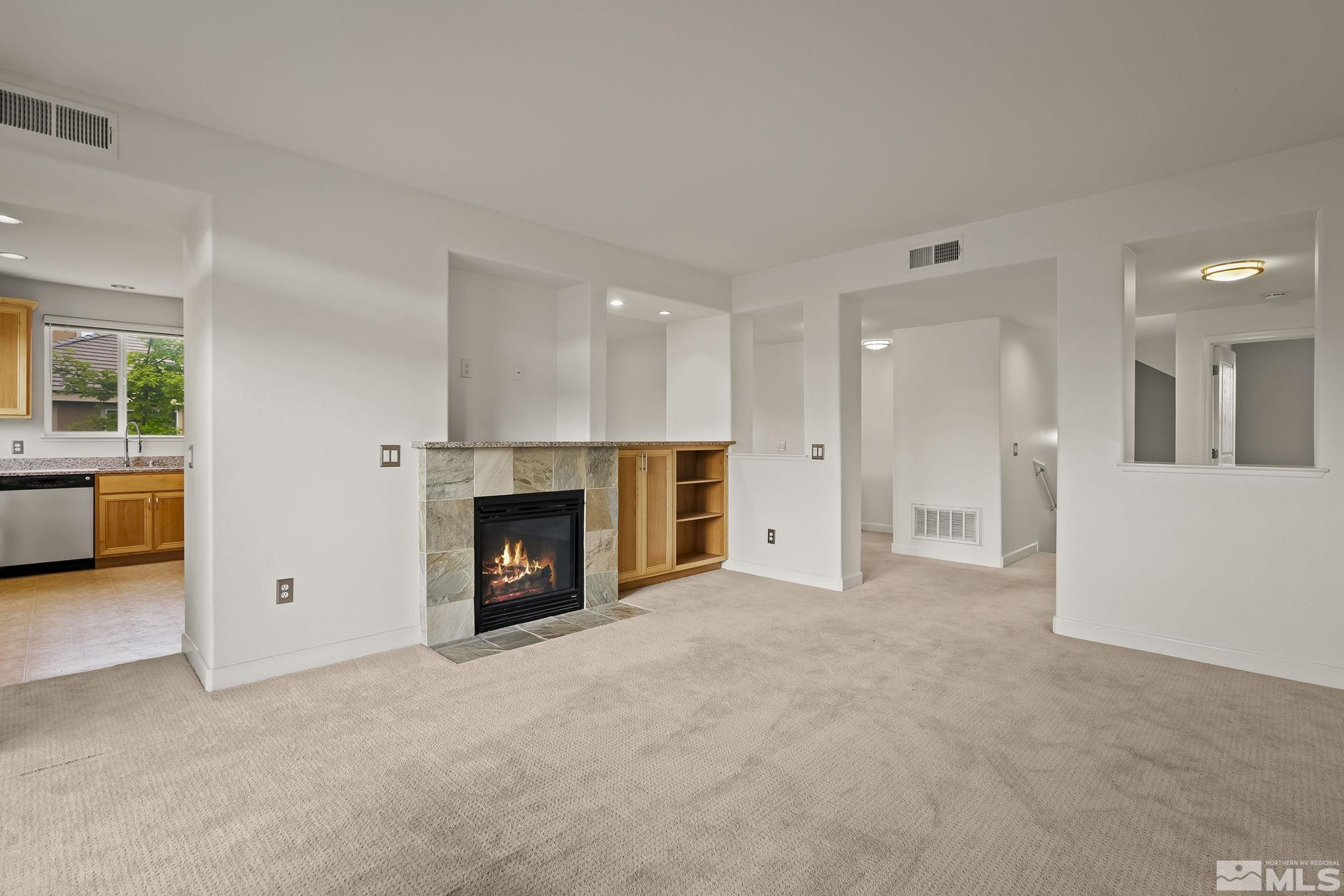 Photo #4: 240009912 Listing 